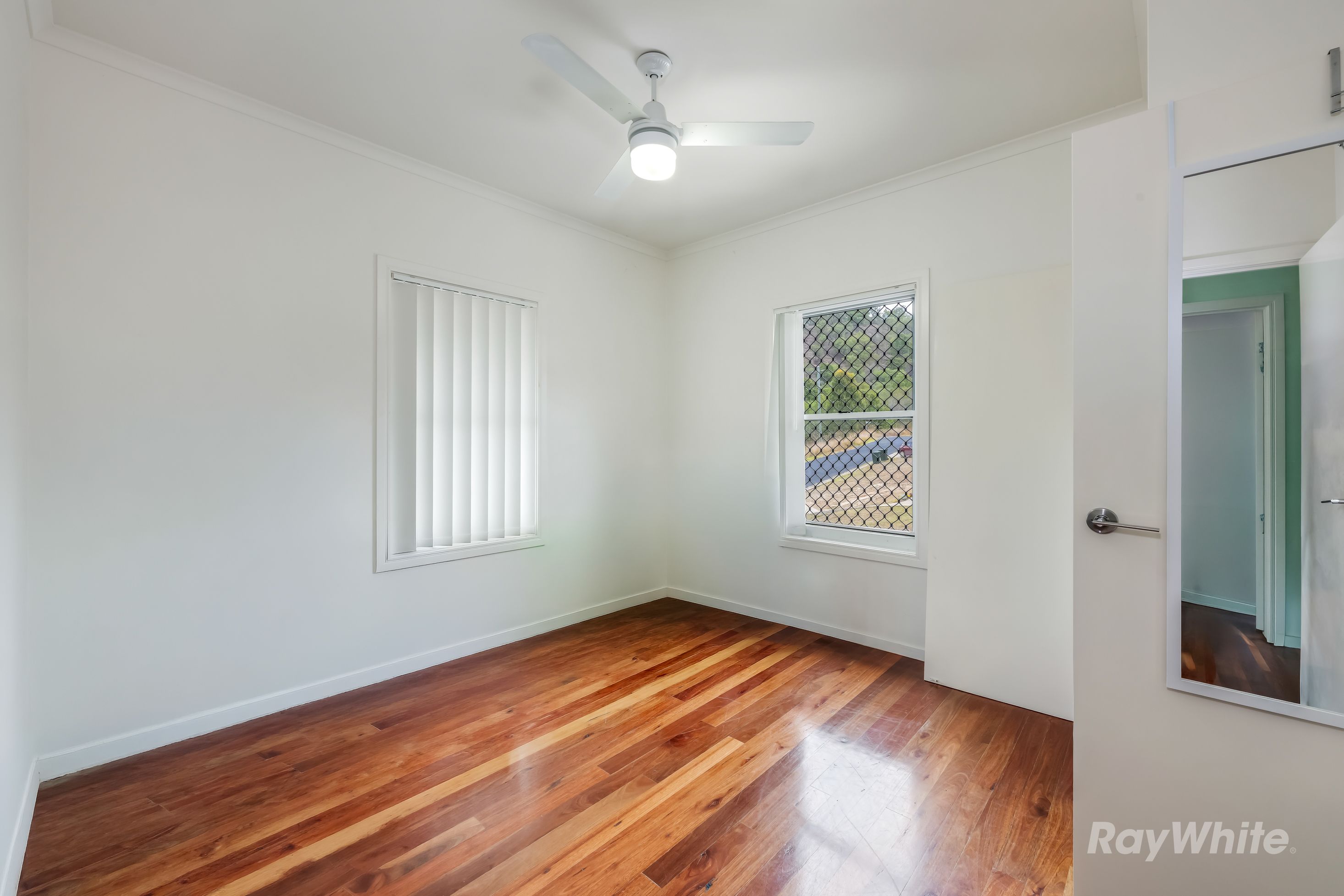 34 Mason Street — photo 4 of 30