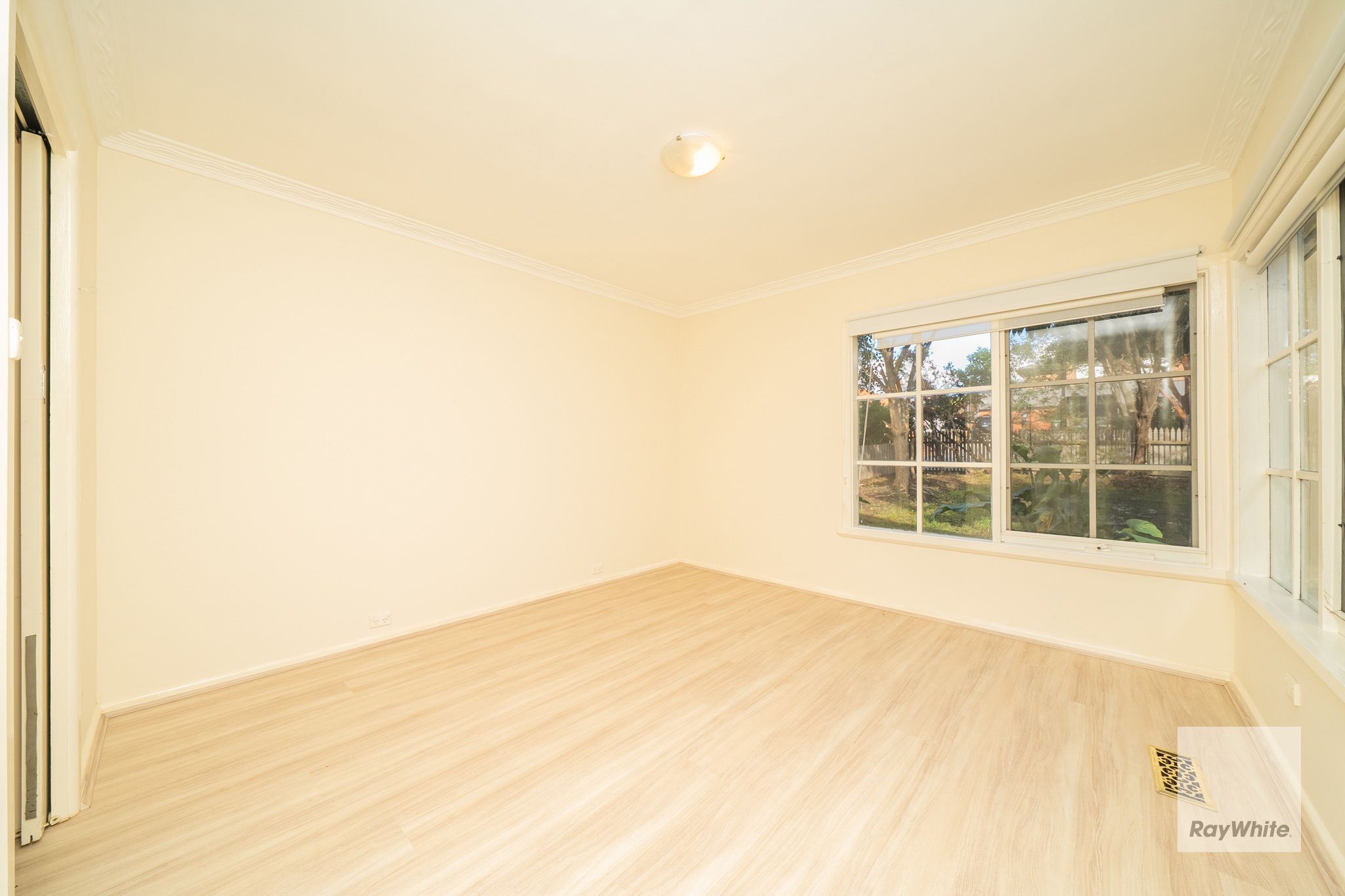 51 Koonung Road — photo 7 of 15
