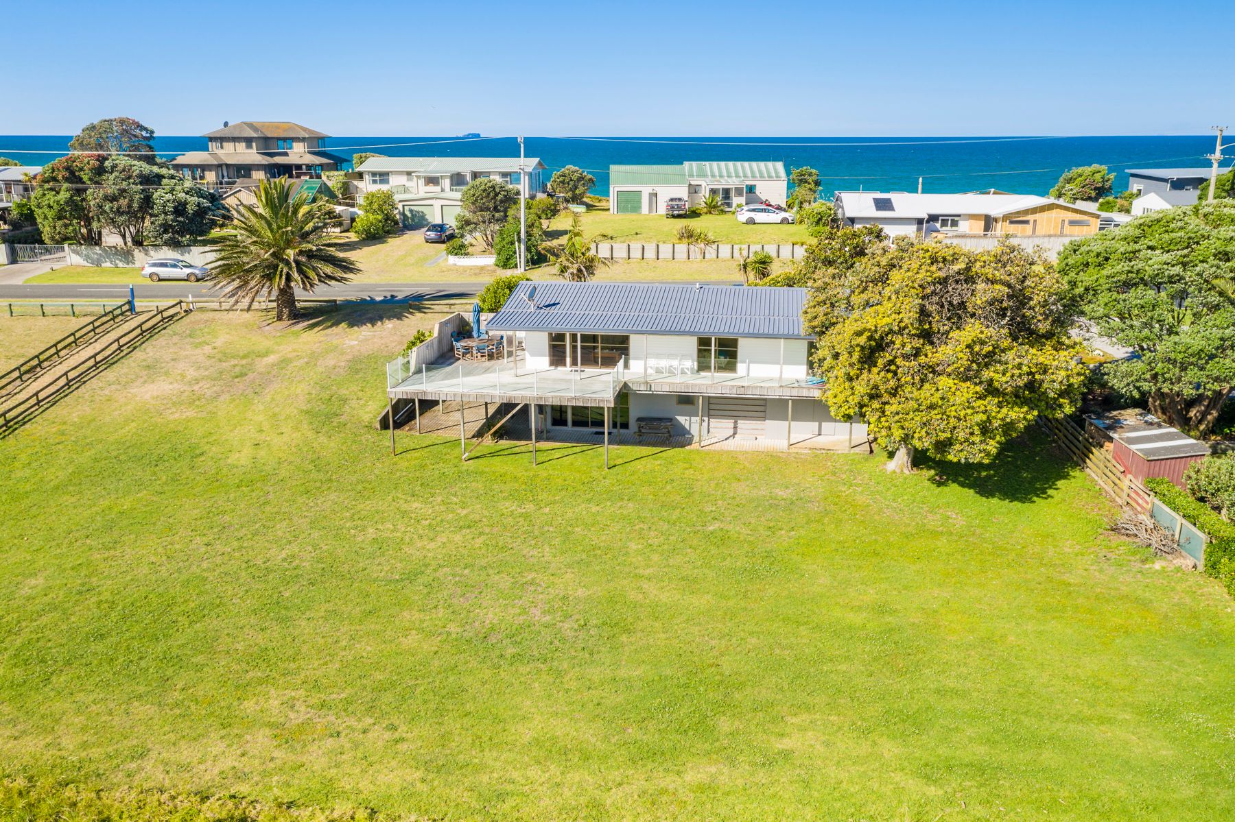 690 Pukehina Parade, Pukehina, Western Bay Of Plenty District