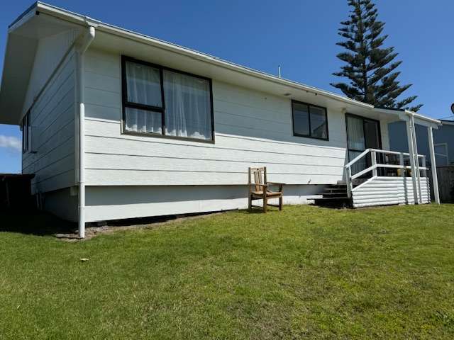 492 Papamoa Beach Road photo 0