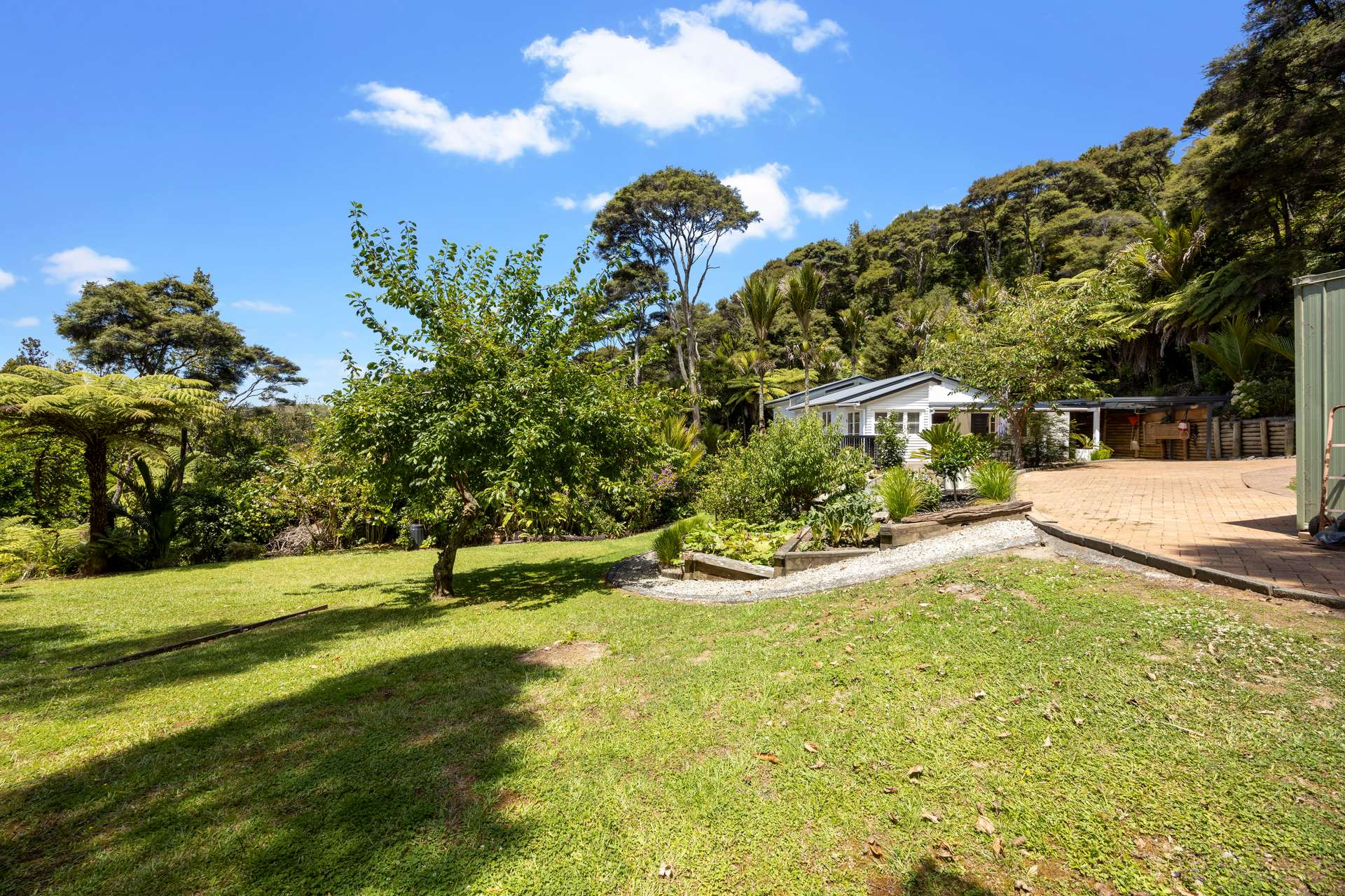 1003 Huia Road photo 5