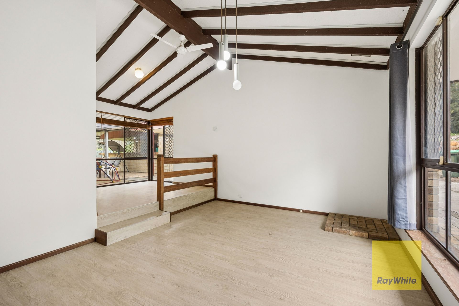 305 Traylen Road — photo 8 of 30