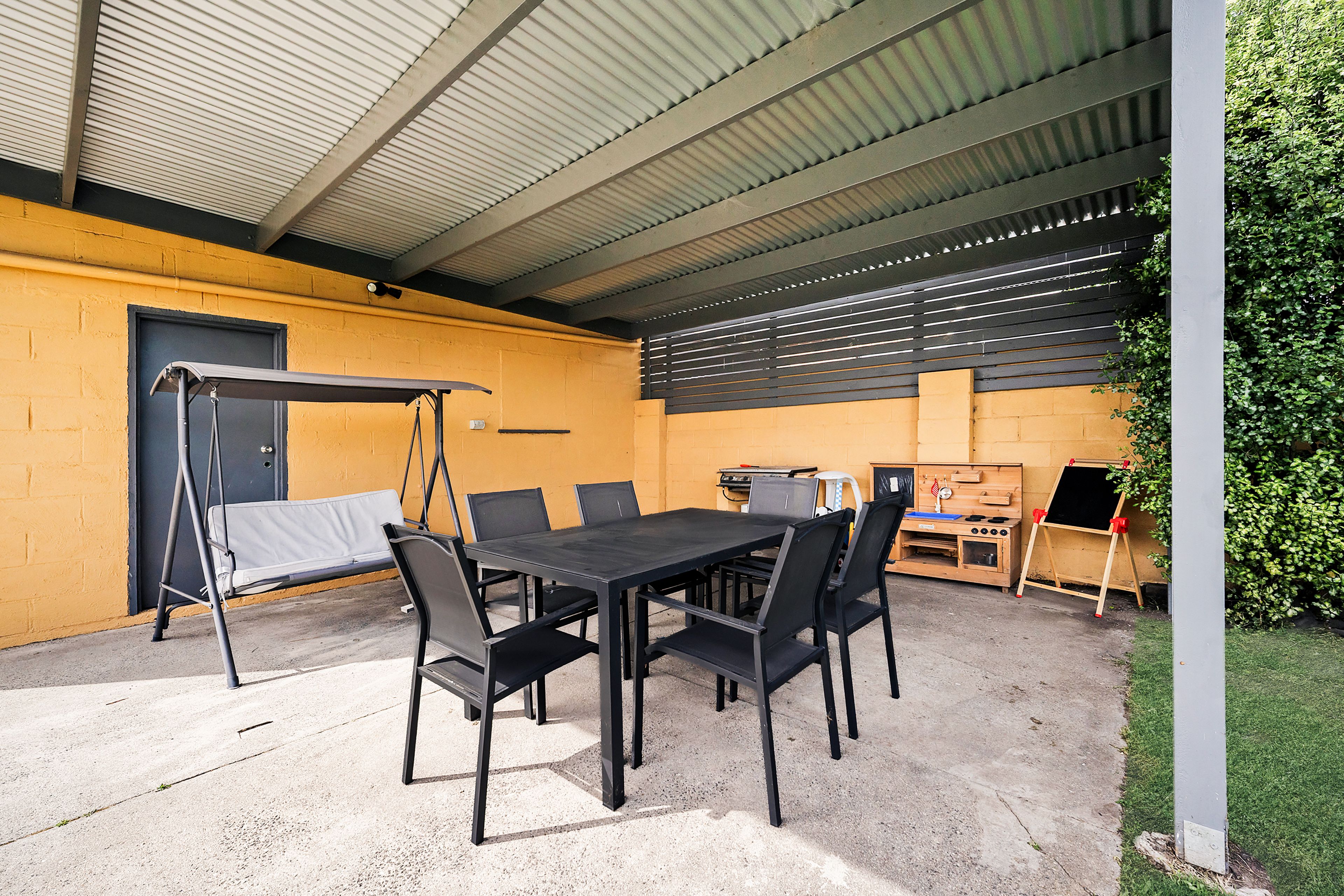 45 Silvester Street — photo 11 of 15