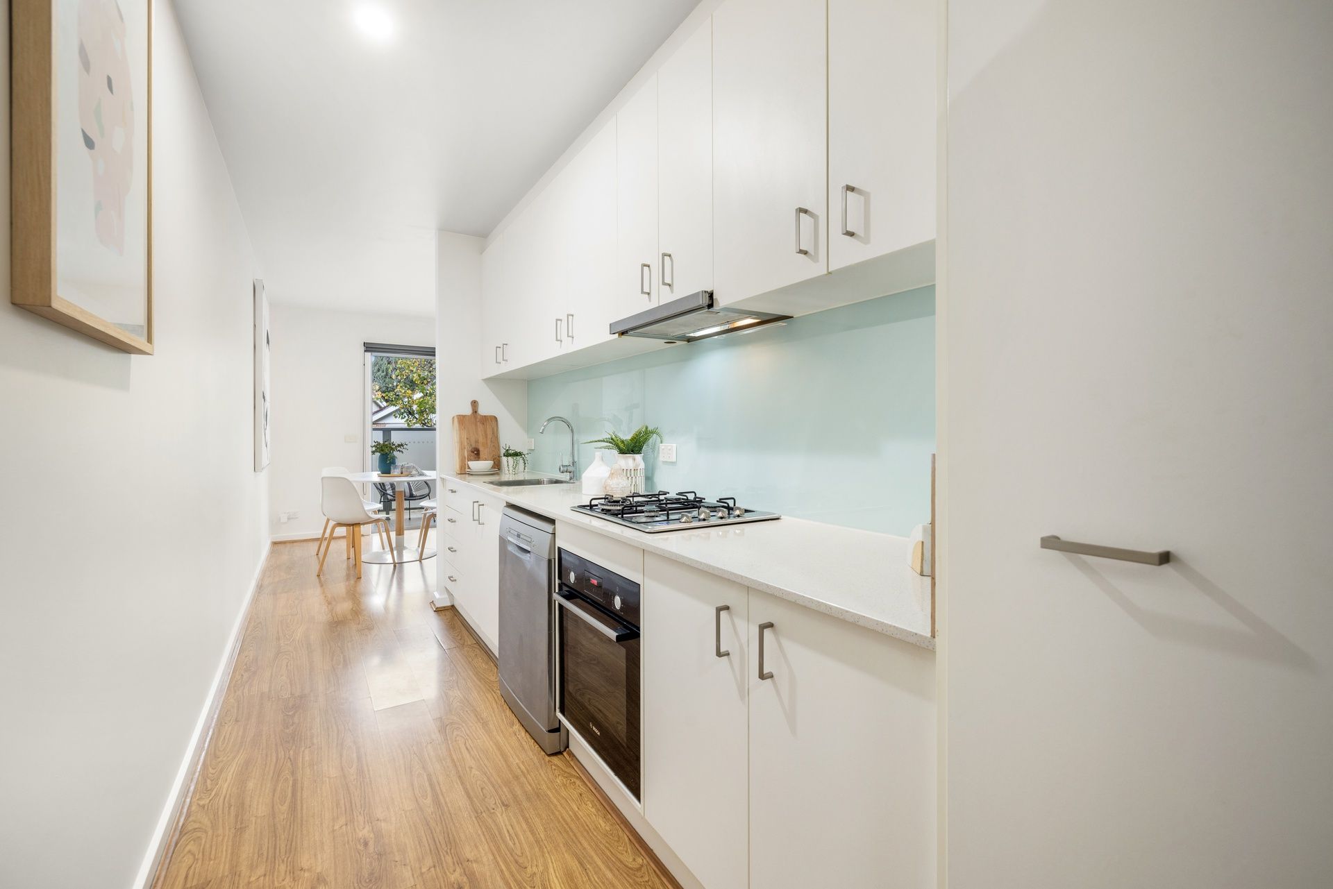 2/1424 Centre Road — photo 3 of 12
