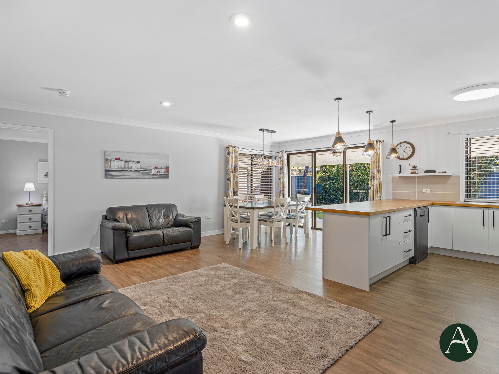 33 Hargraves Road — photo 2 of 20