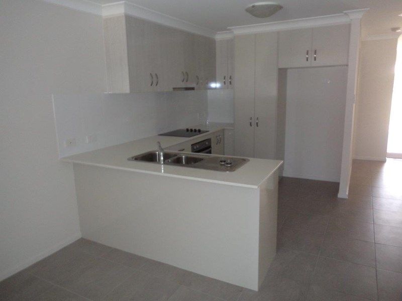 2/6 Reserve Road, Cranley, QLD 4350