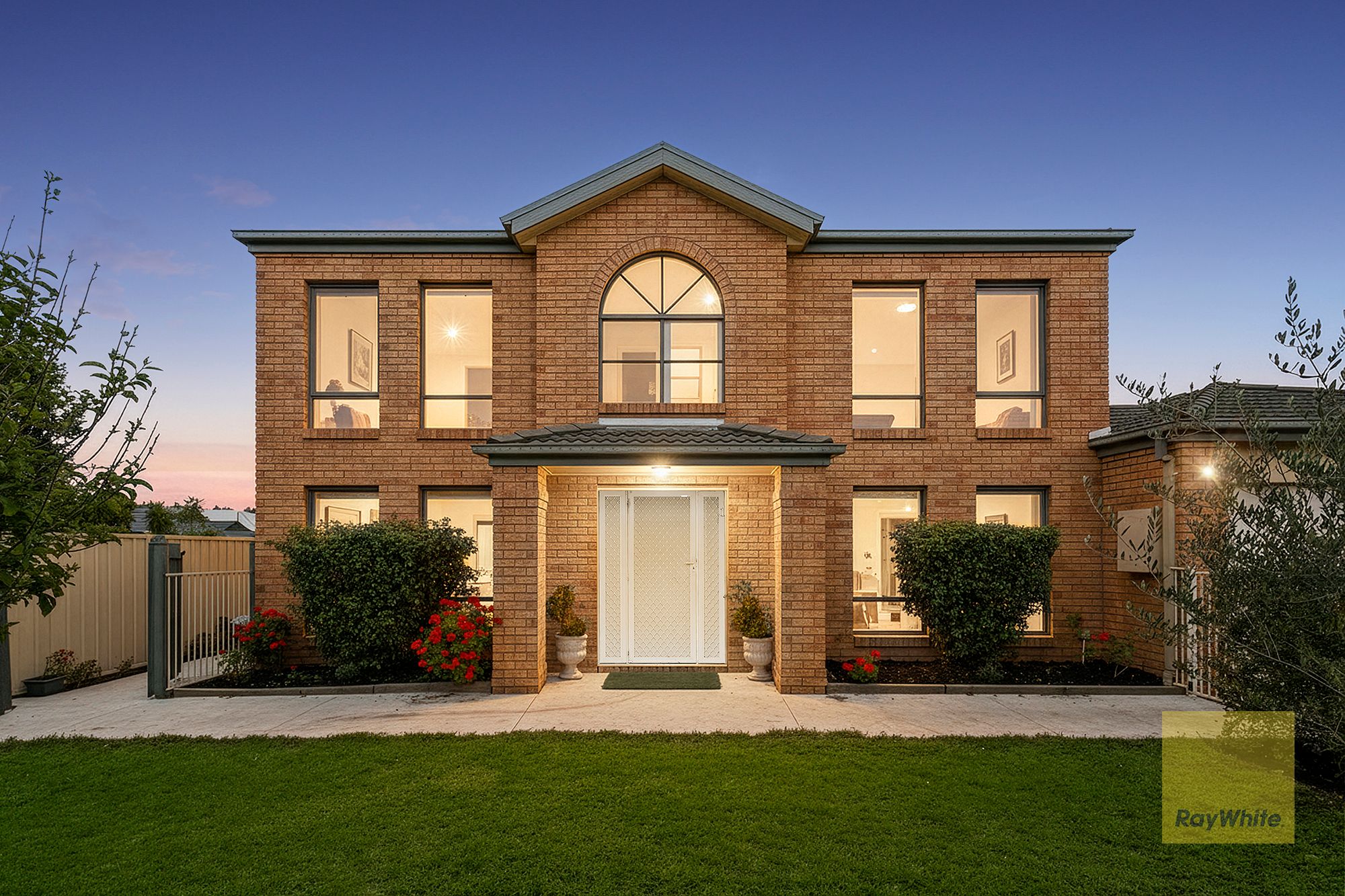 1 Dodd Lane, Caroline Springs VIC 3023