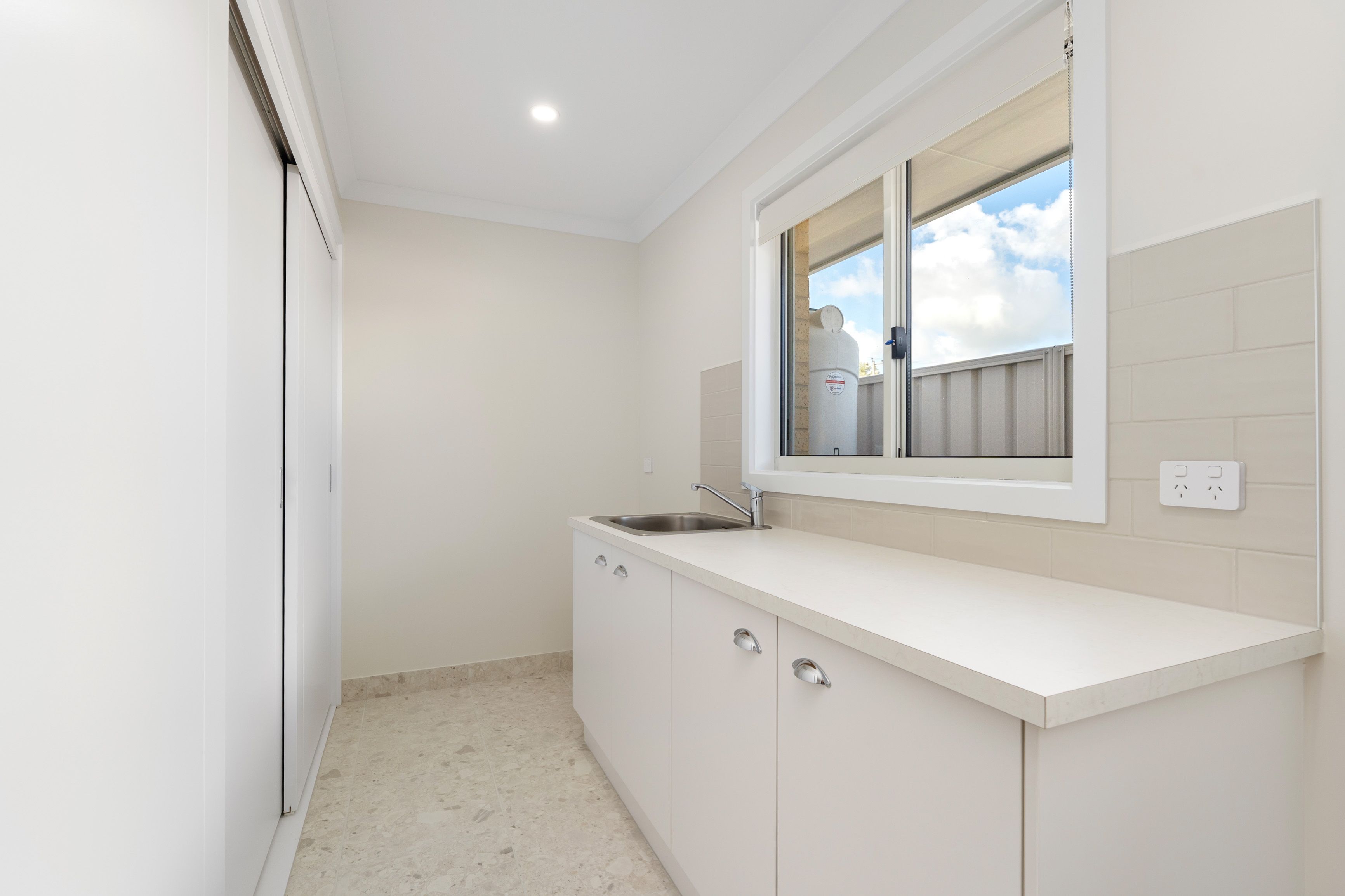 1-2/76 Urana Street — photo 12 of 25