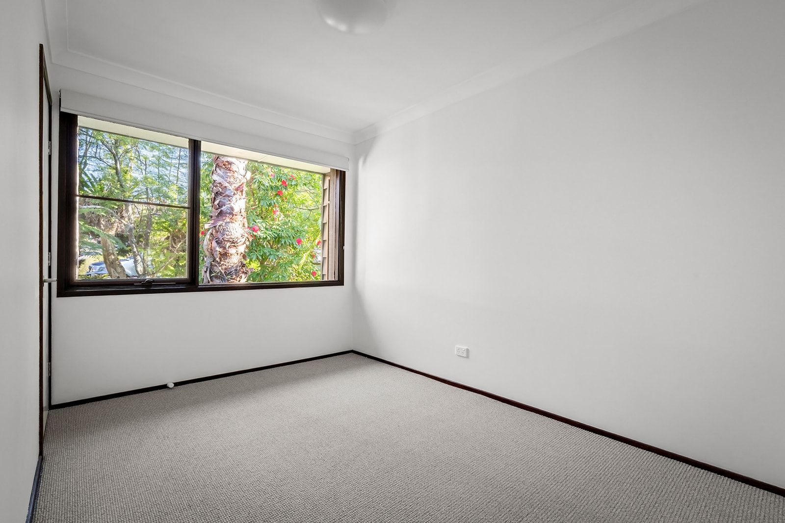 35 Old Farm Road — photo 10 of 12