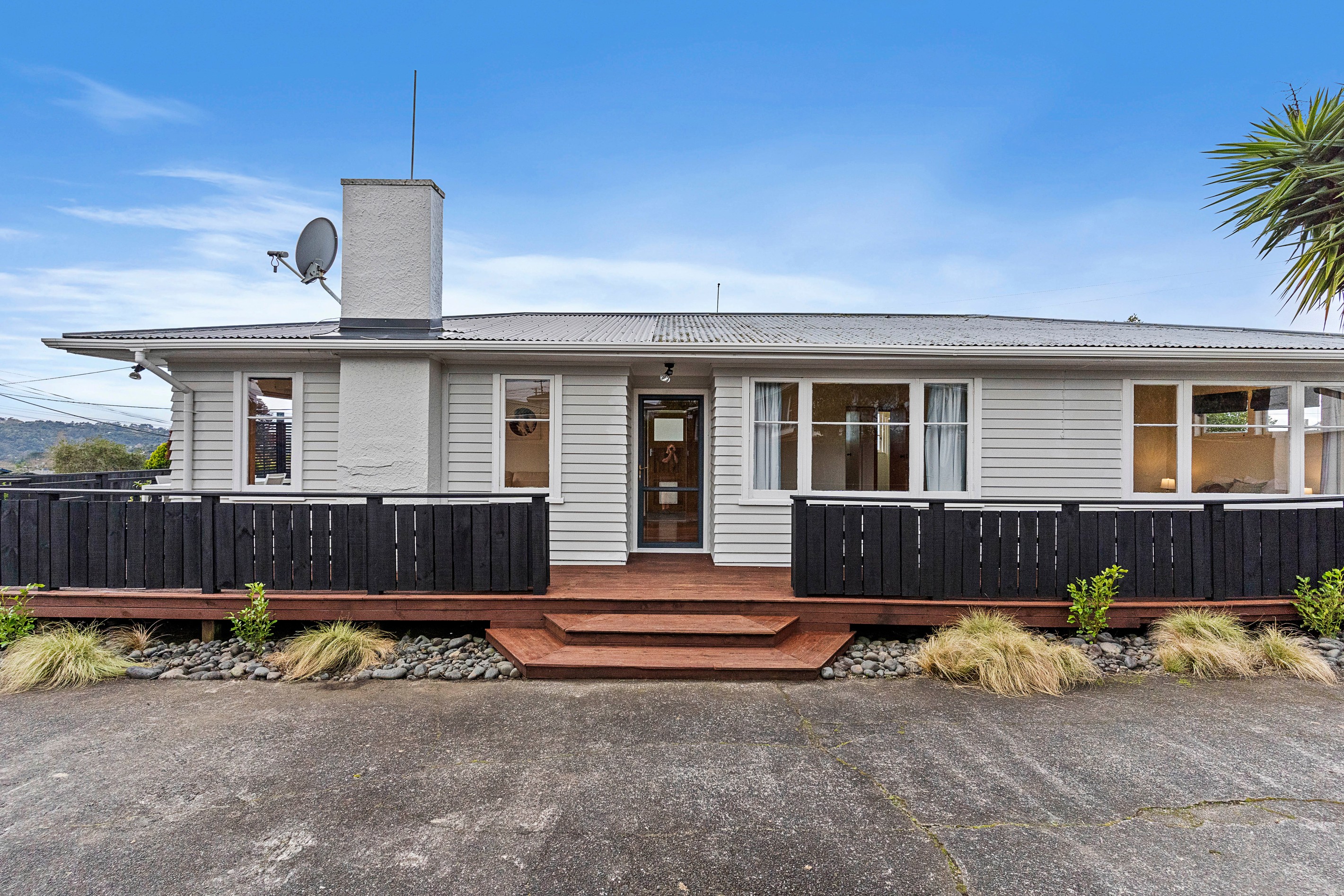 5 Fairclough Road, Beach Haven, North Shore City