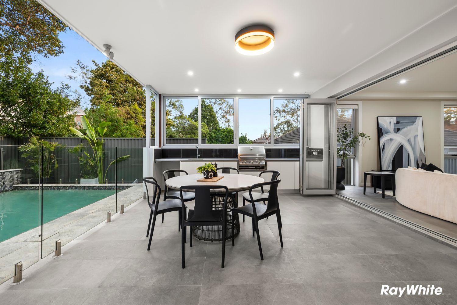 16 Dunbar Street — photo 5 of 14