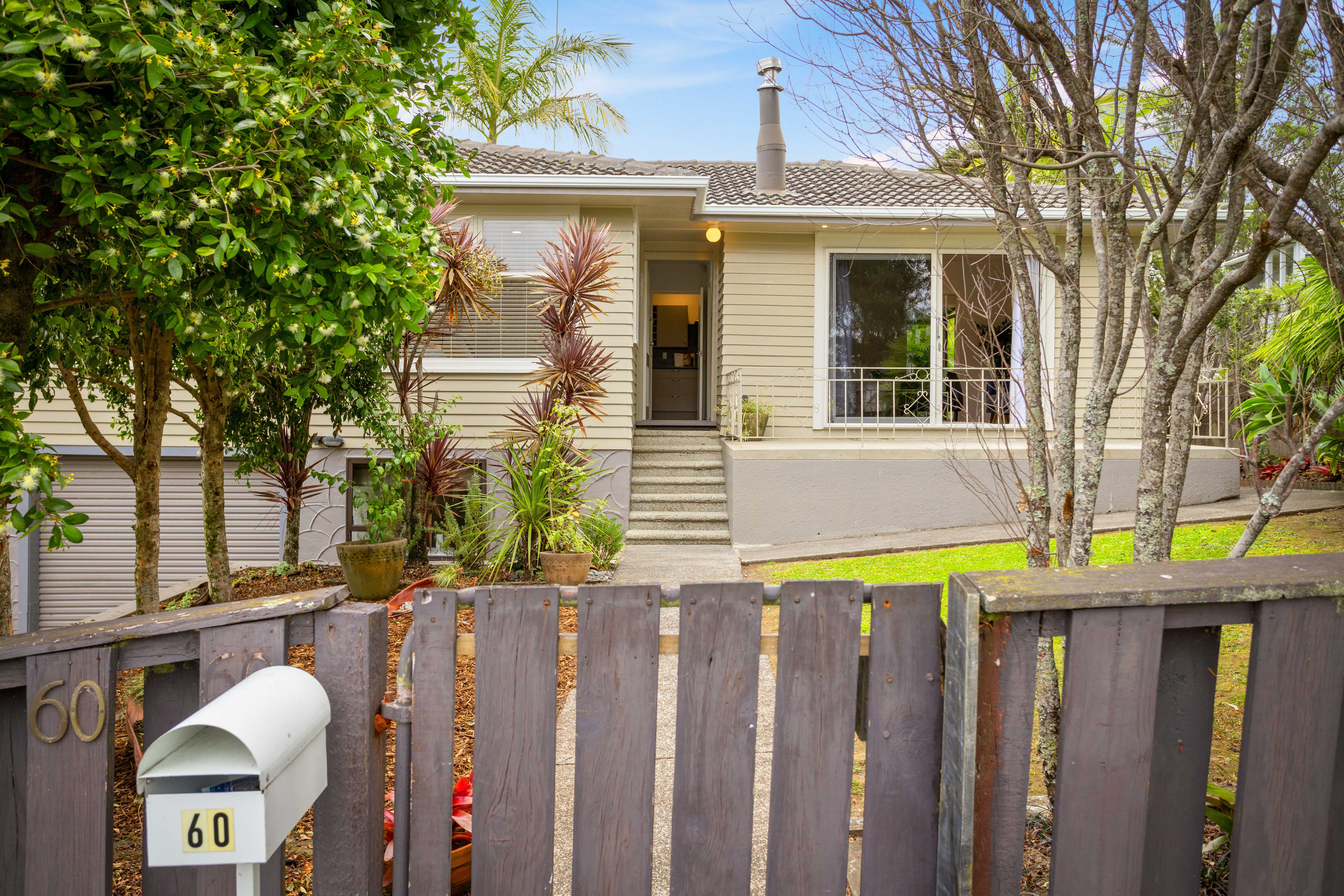 60 Castleford Street, Green Bay, Waitakere City