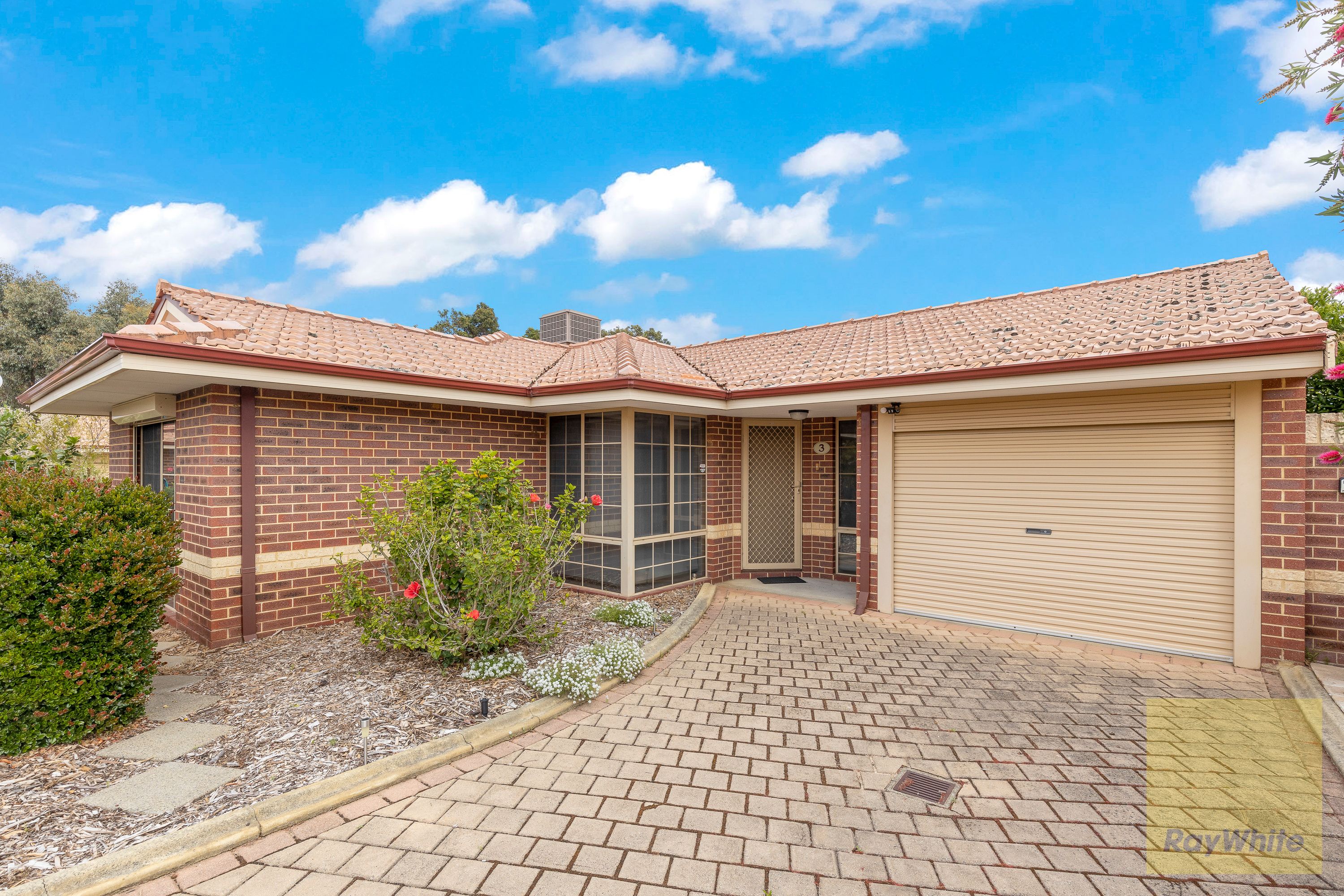27 Magnolia Way, Forrestfield WA 6058