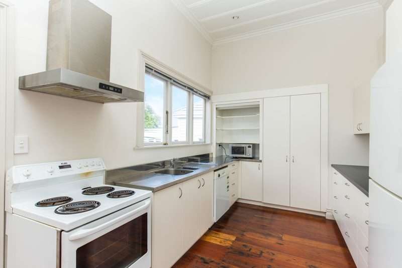 30 Sandringham Road photo 9