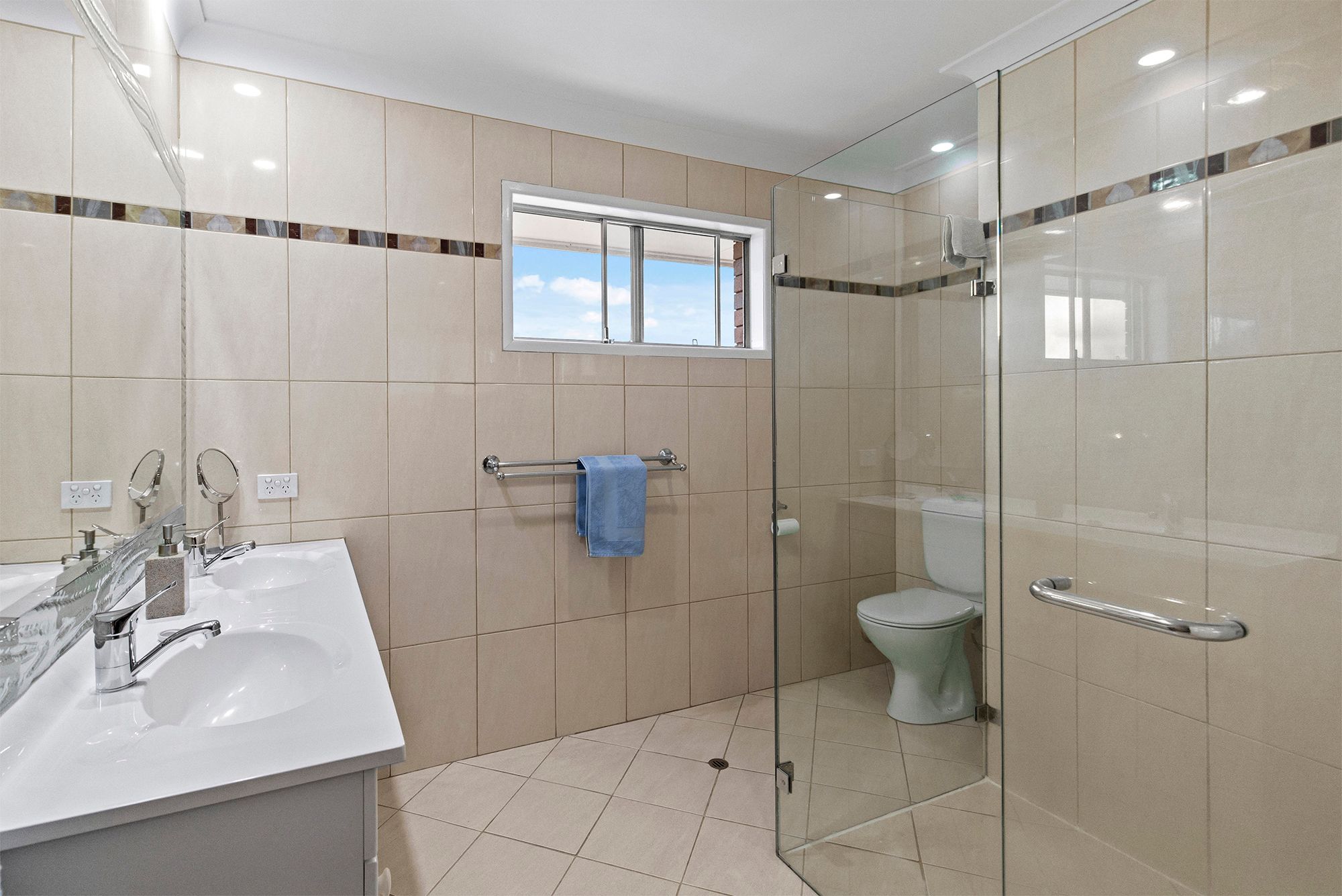 28 Yalumba Street — photo 10 of 23
