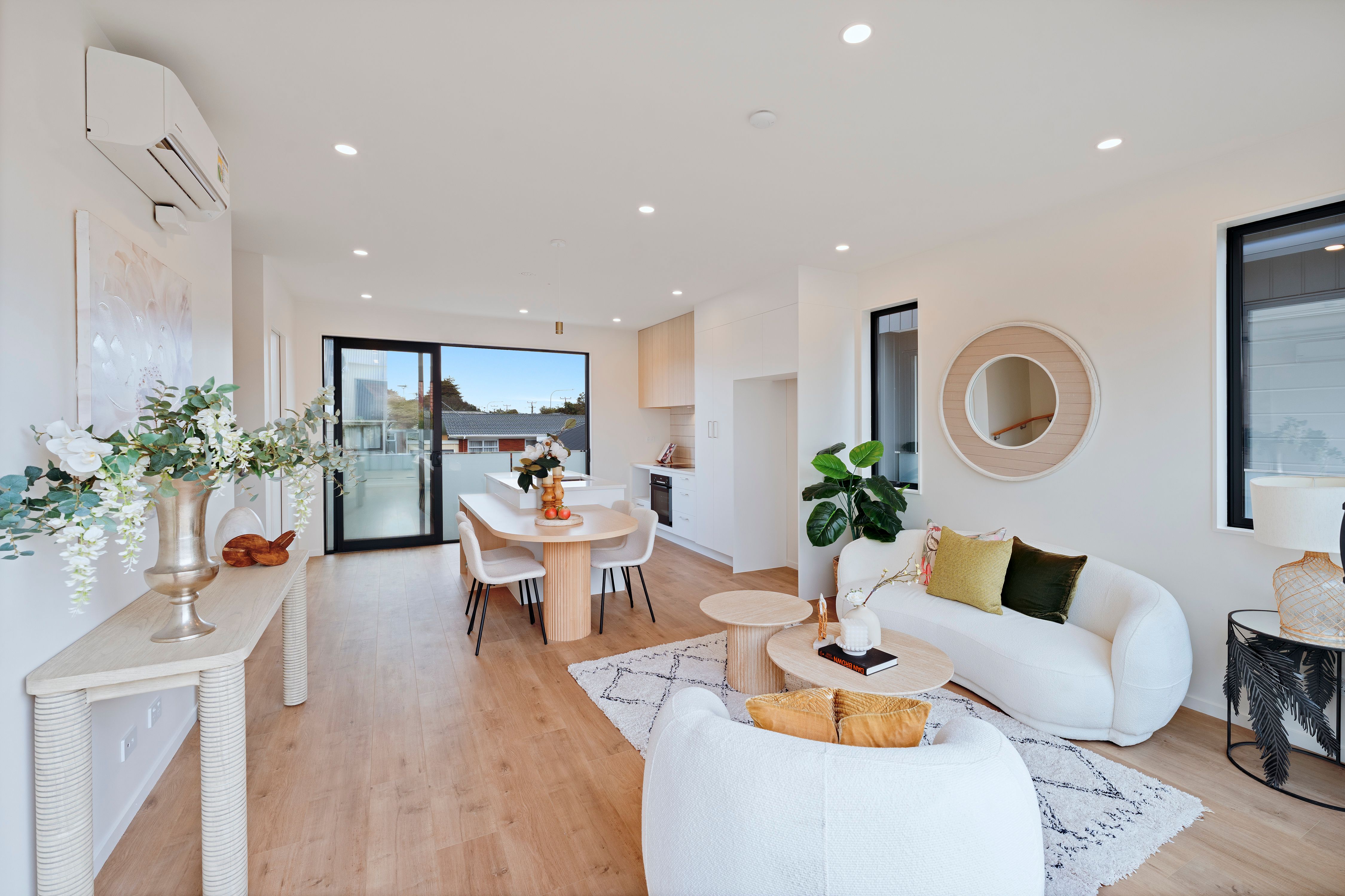 6/6 Shakespeare Road, Milford, North Shore City