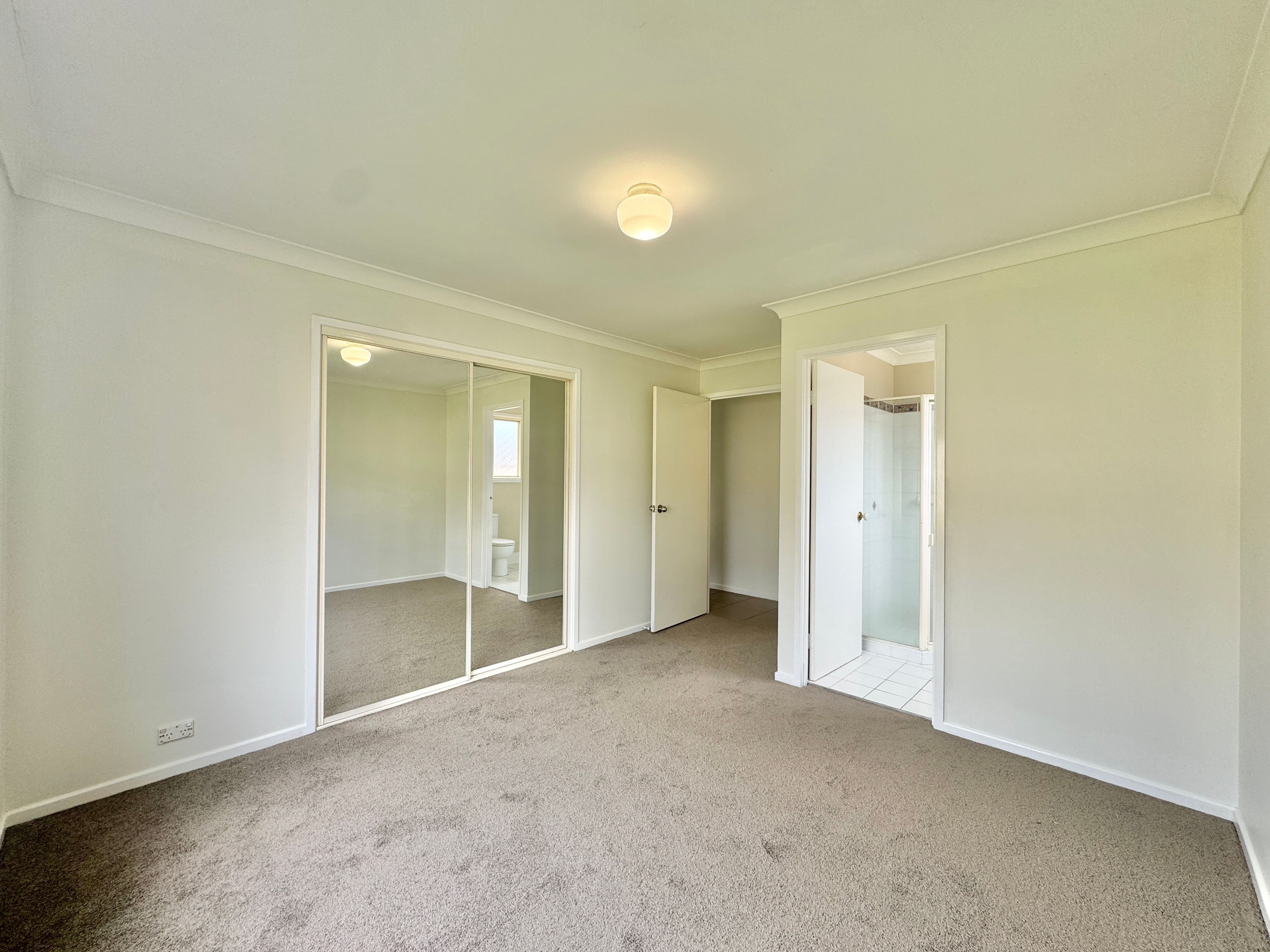 29 Loongana Crescent — photo 7 of 15