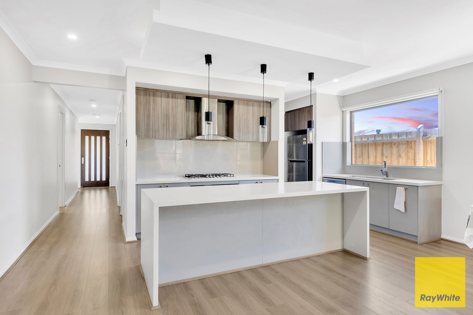 9 Oldenburg Drive , BONNIE BROOK VIC 3335