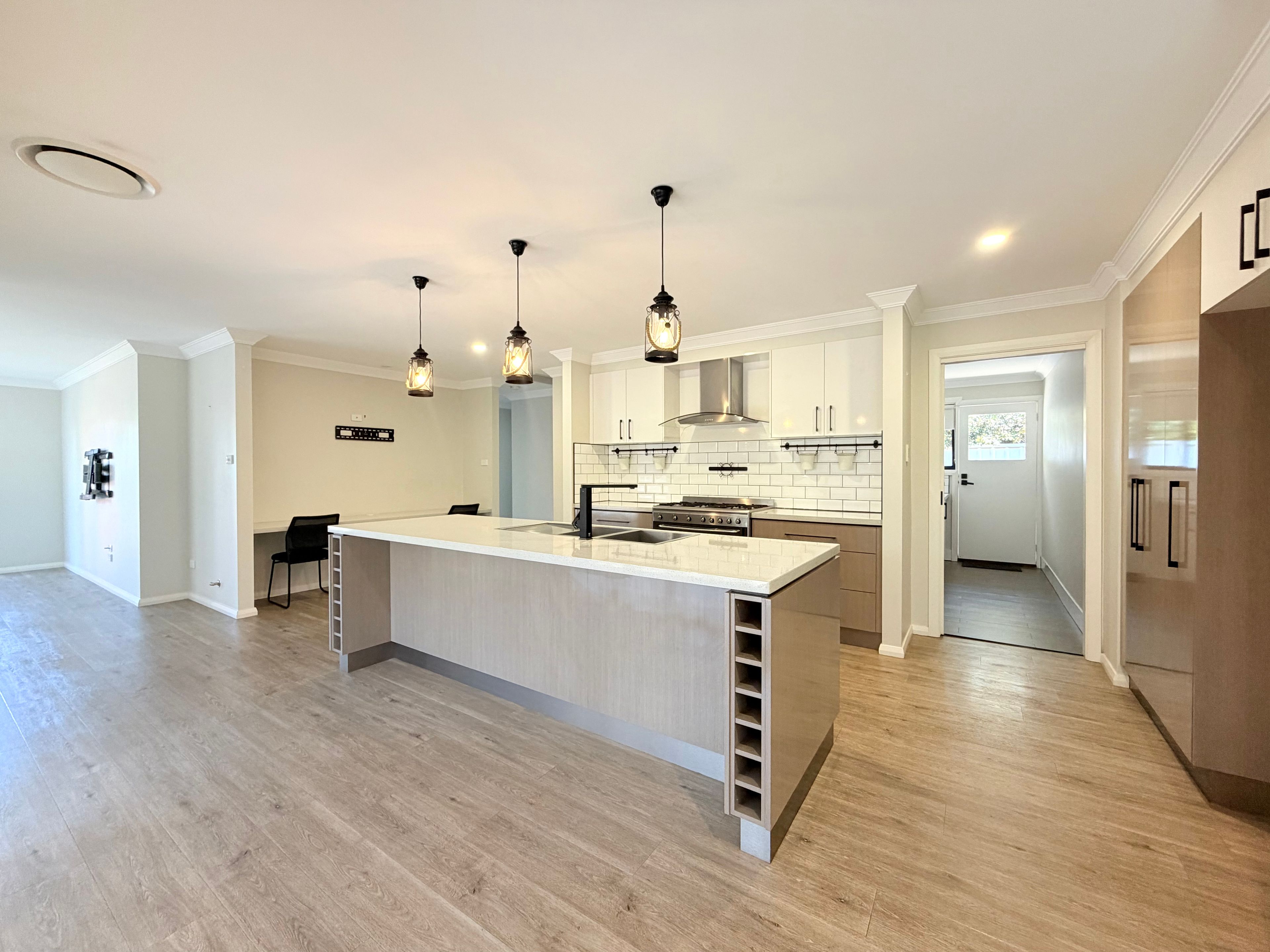 7 Prospector Avenue — photo 3 of 16