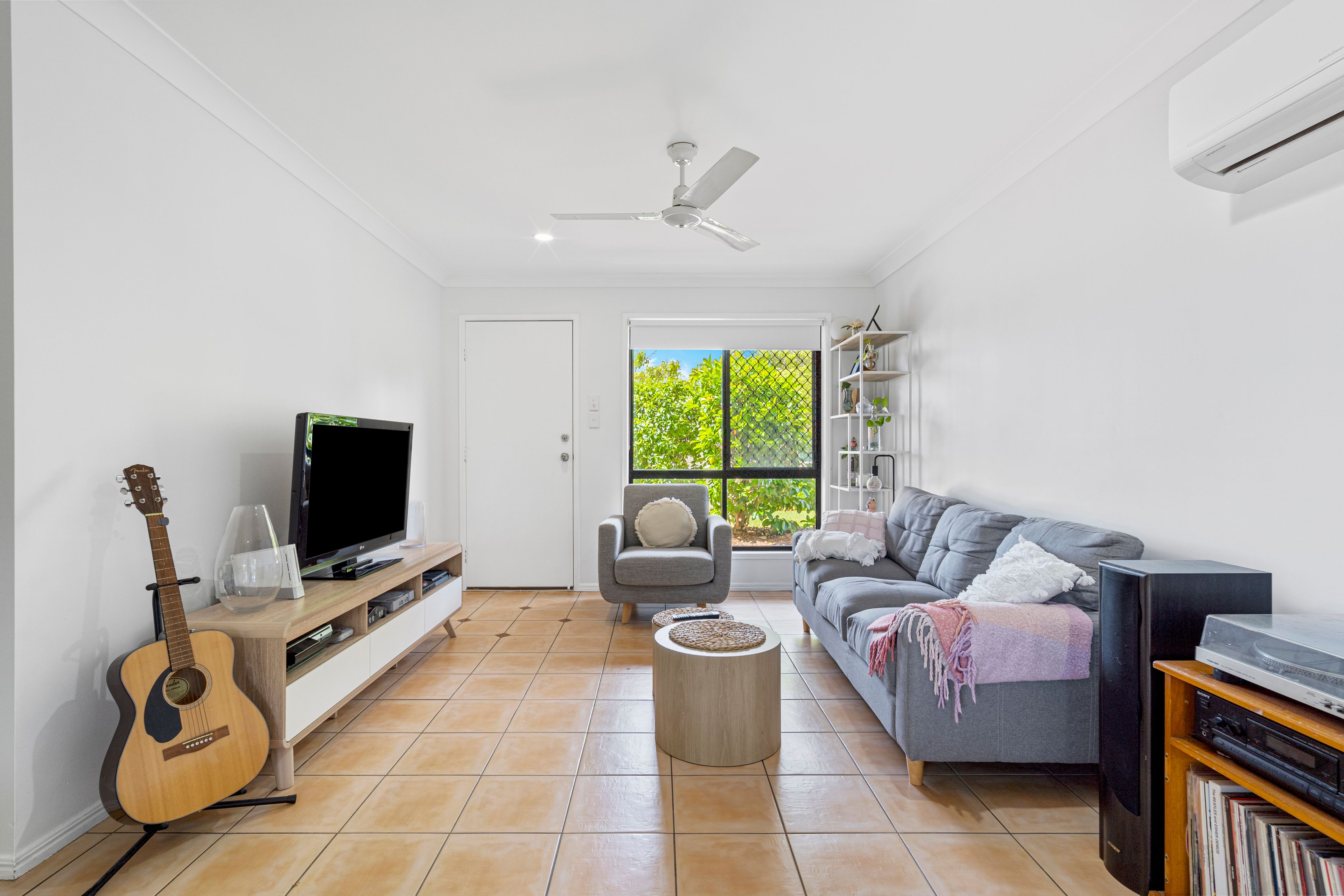 2/7 Nev Close, Wishart, QLD 4122