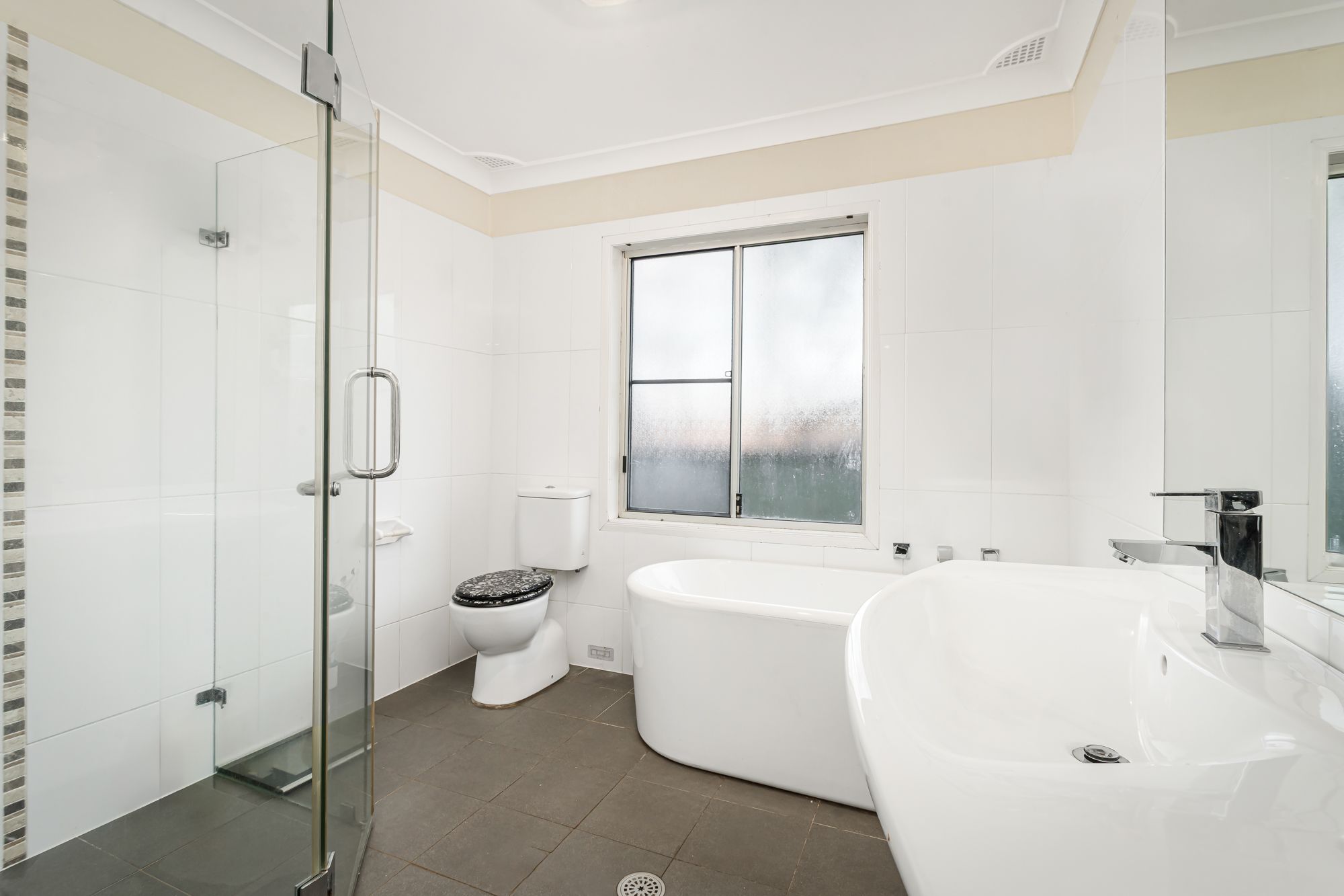 45 & 45A Adelaide Street — photo 8 of 21