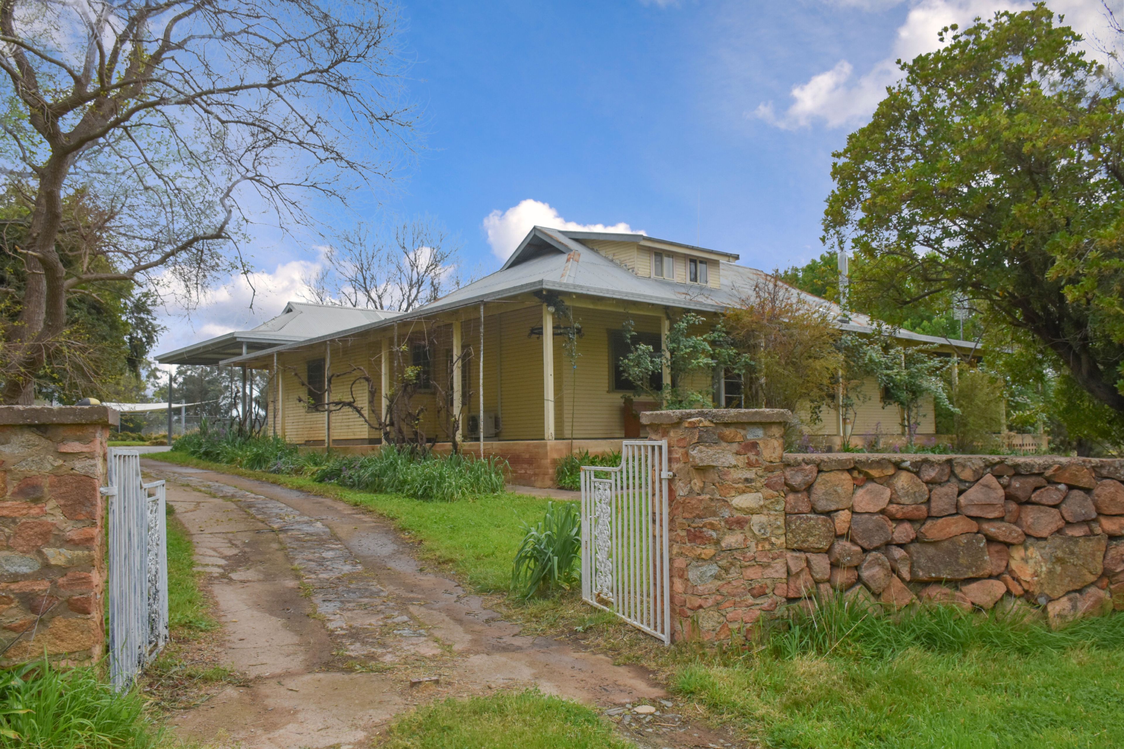 "Moura" Waterhole Creek Road — photo 8 of 30