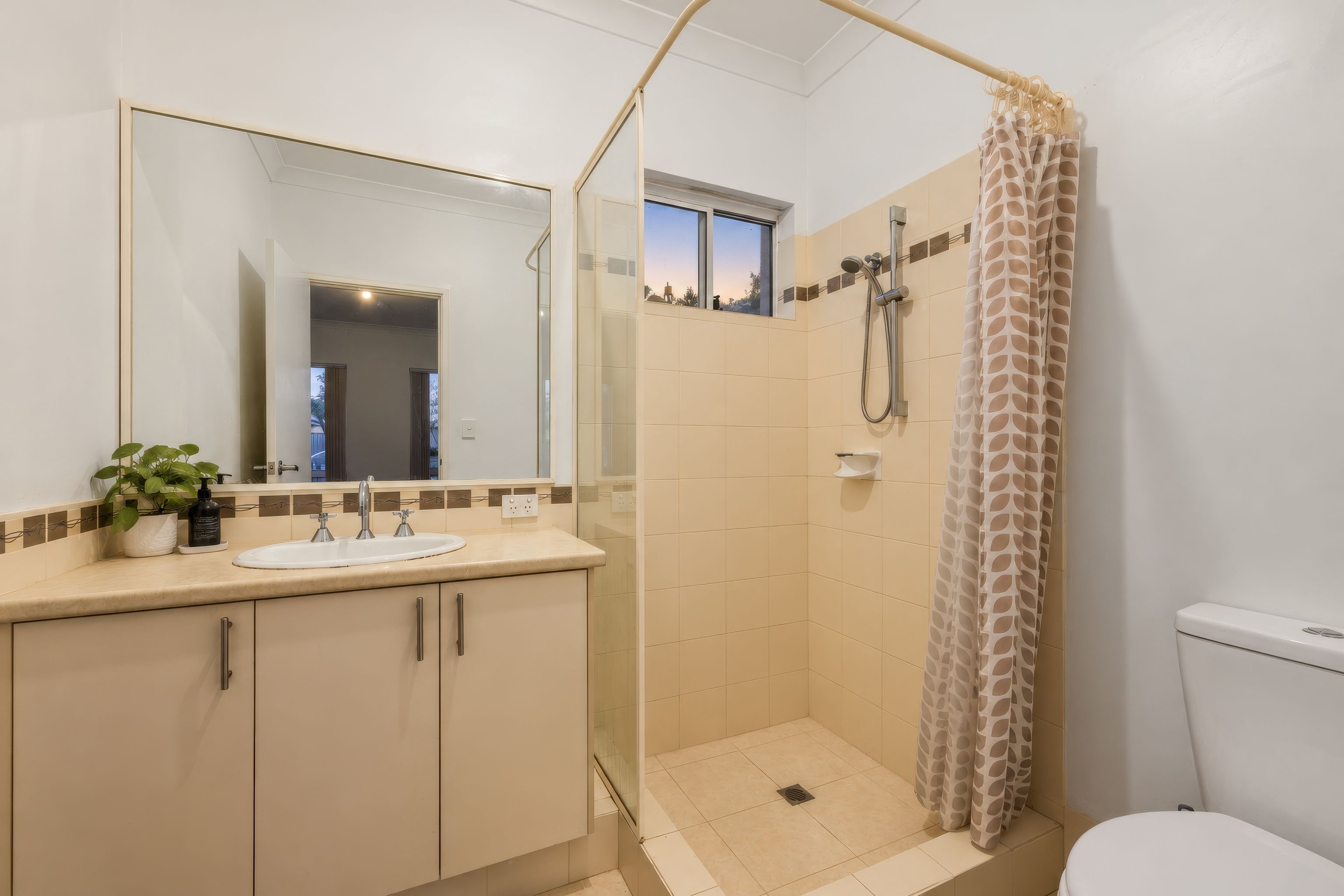 80 Markwell Avenue — photo 10 of 14
