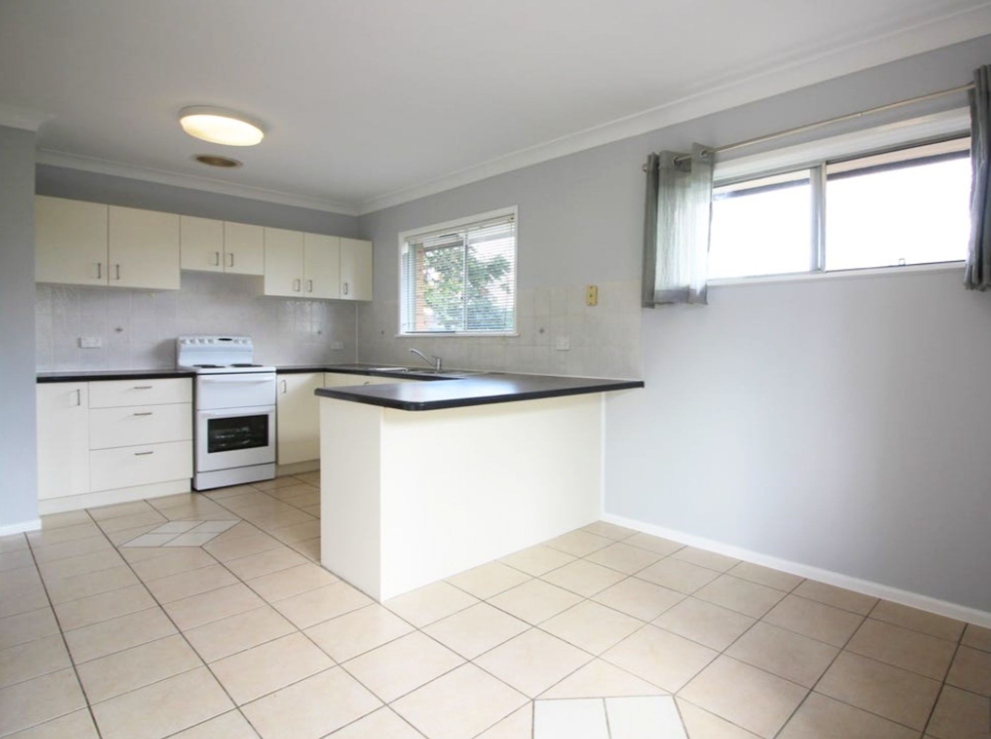 11 Maurice Street, Kallangur, QLD 4503