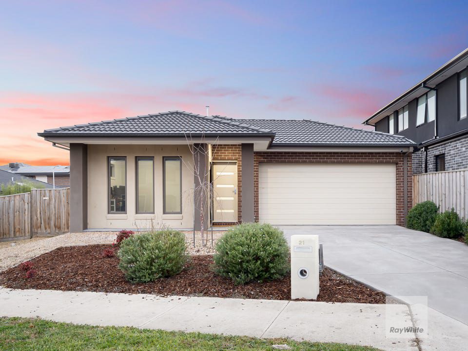 21 Bloom Avenue — photo from Ray White Gladstone Park