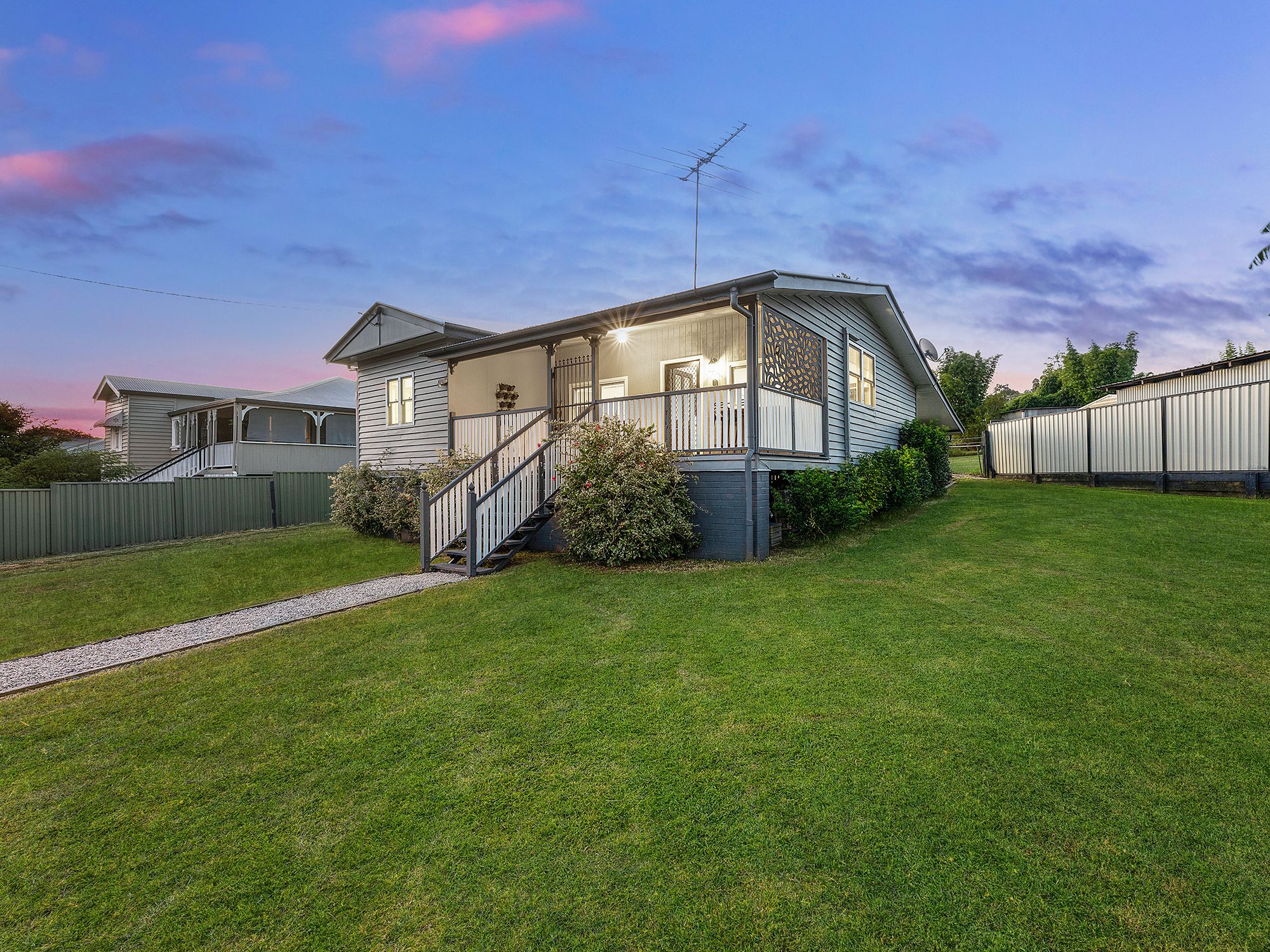 1 Creek Street, Silkstone, QLD 4304