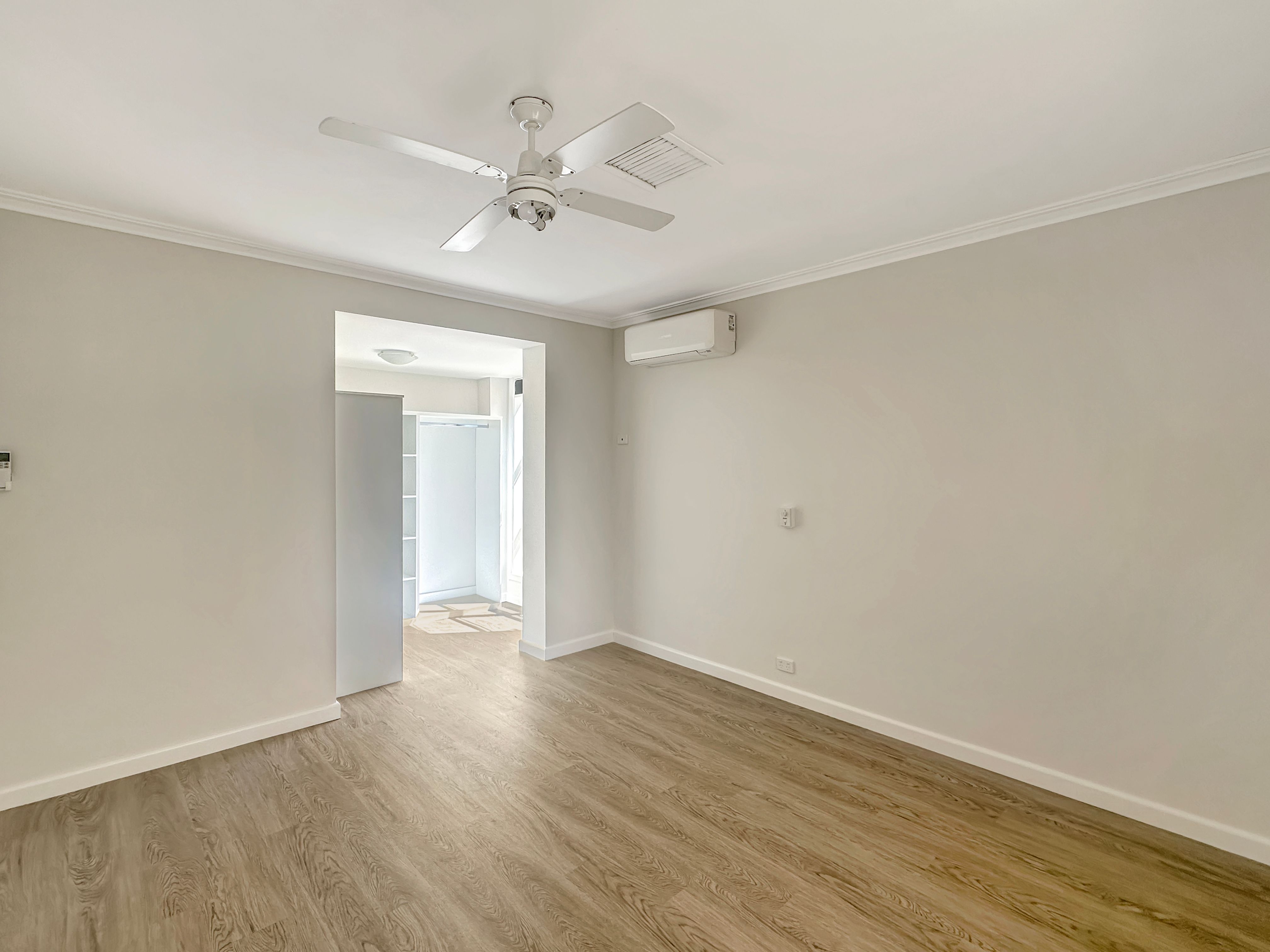 4 Larsen Street — photo 8 of 14