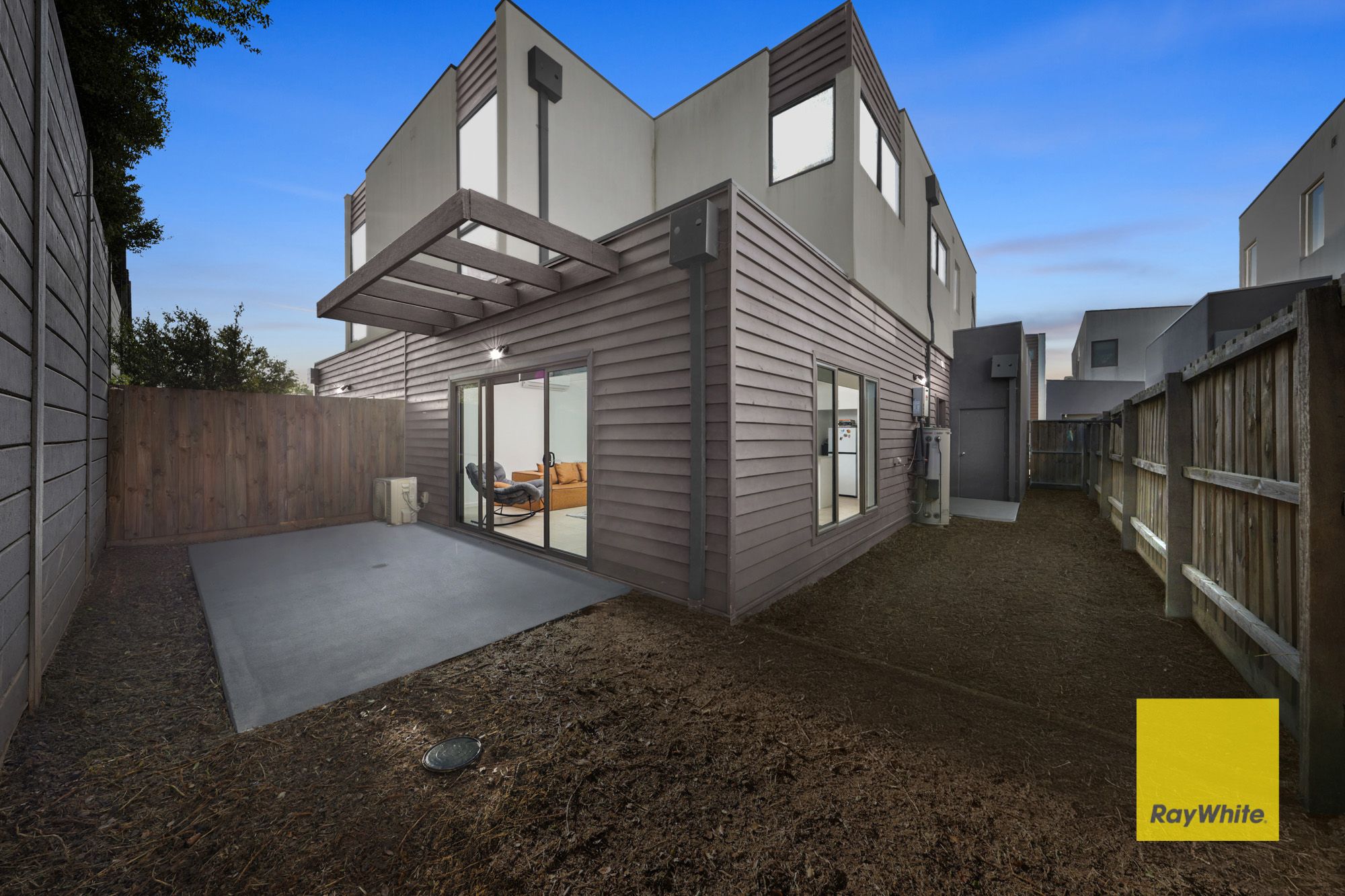 2/6 Sommerville Avenue — photo 12 of 13