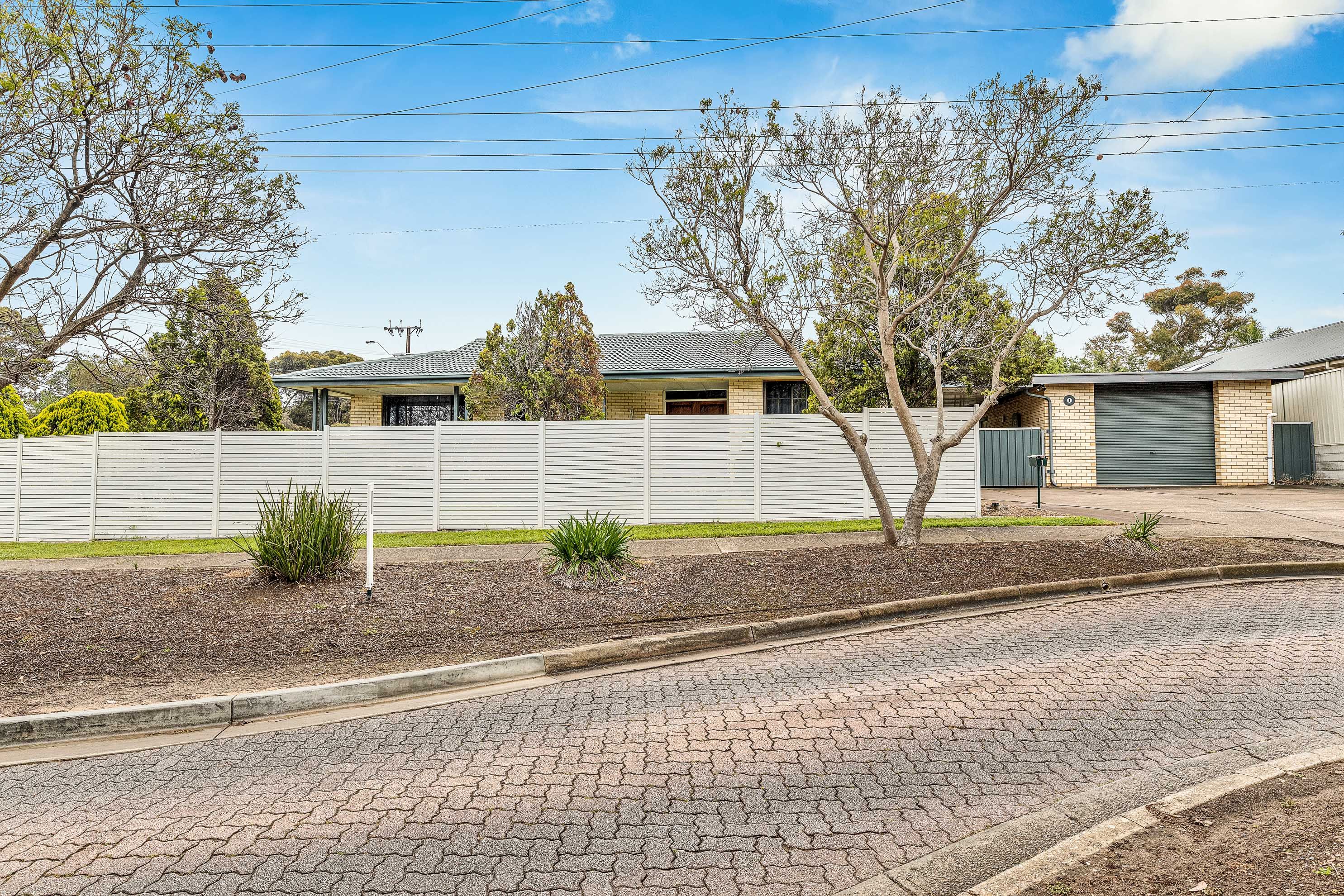 1 Far View Crescent, Ridgehaven, SA 5097