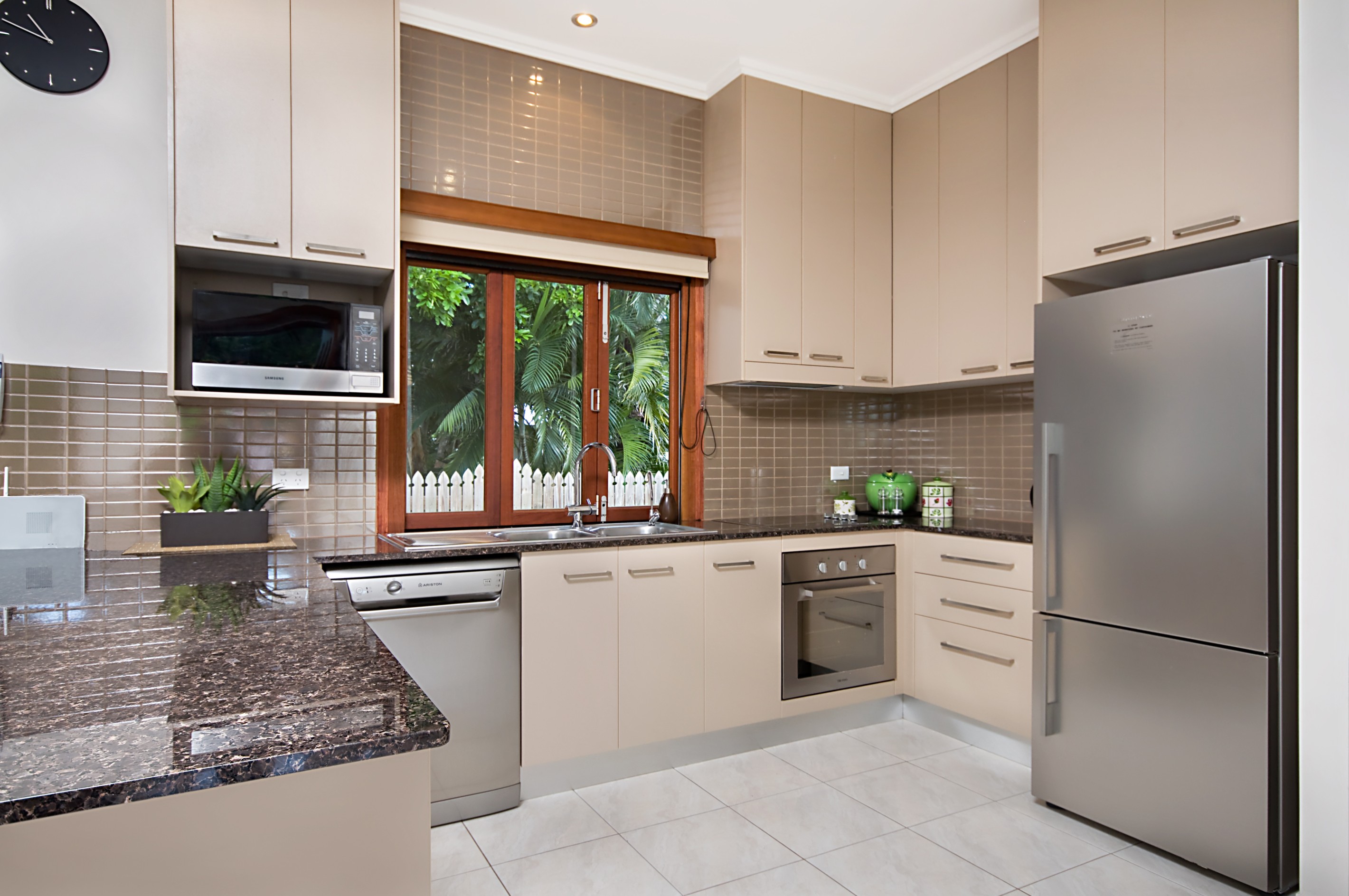 36 Carr Street, Hermit Park, QLD 4812