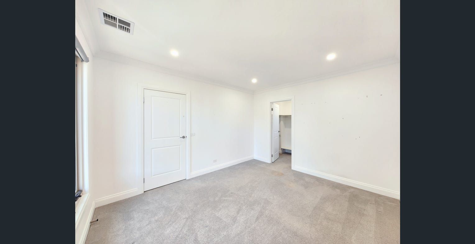 21 Reading Avenue — photo 13 of 14