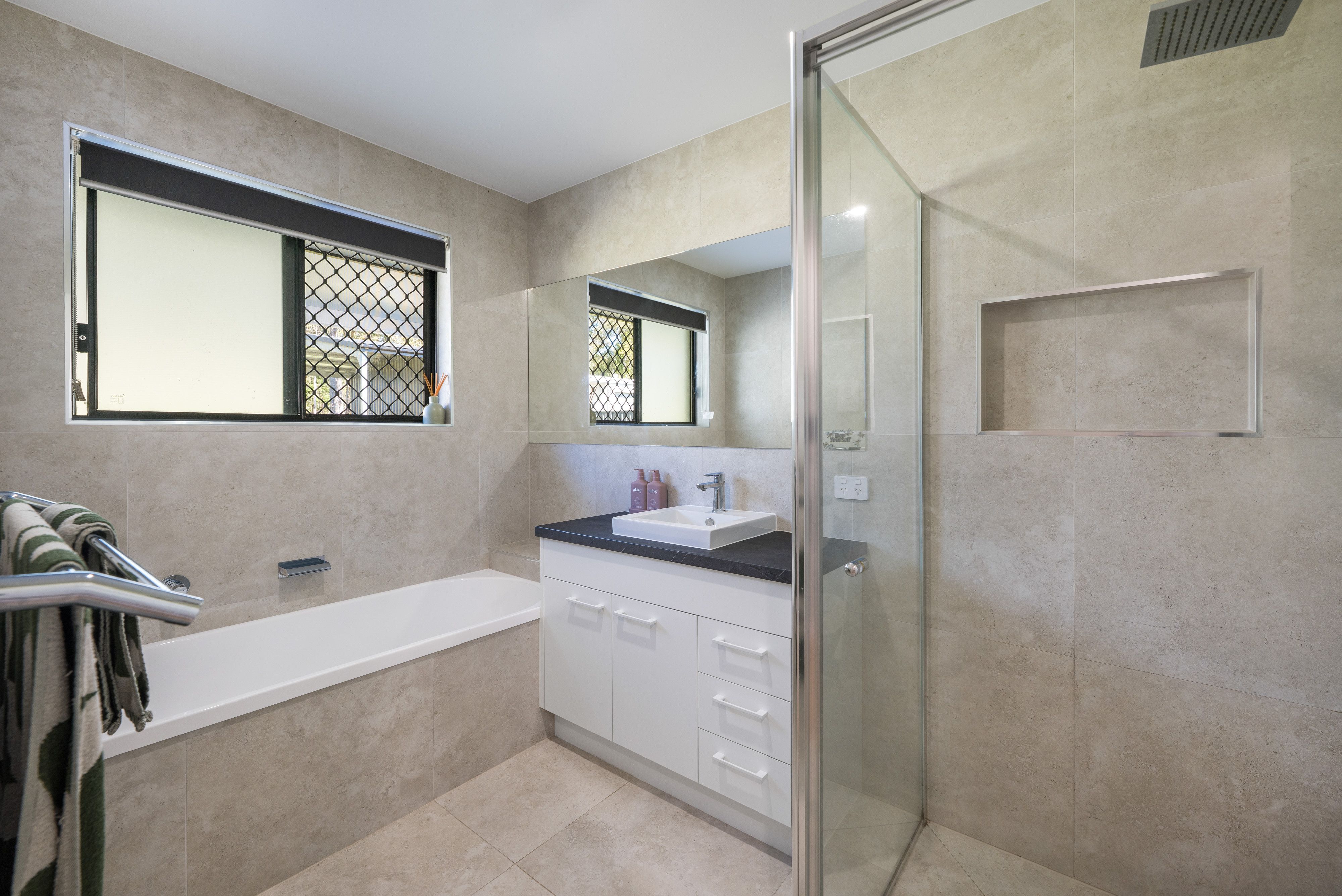 52 Brookvale Drive — photo 5 of 22
