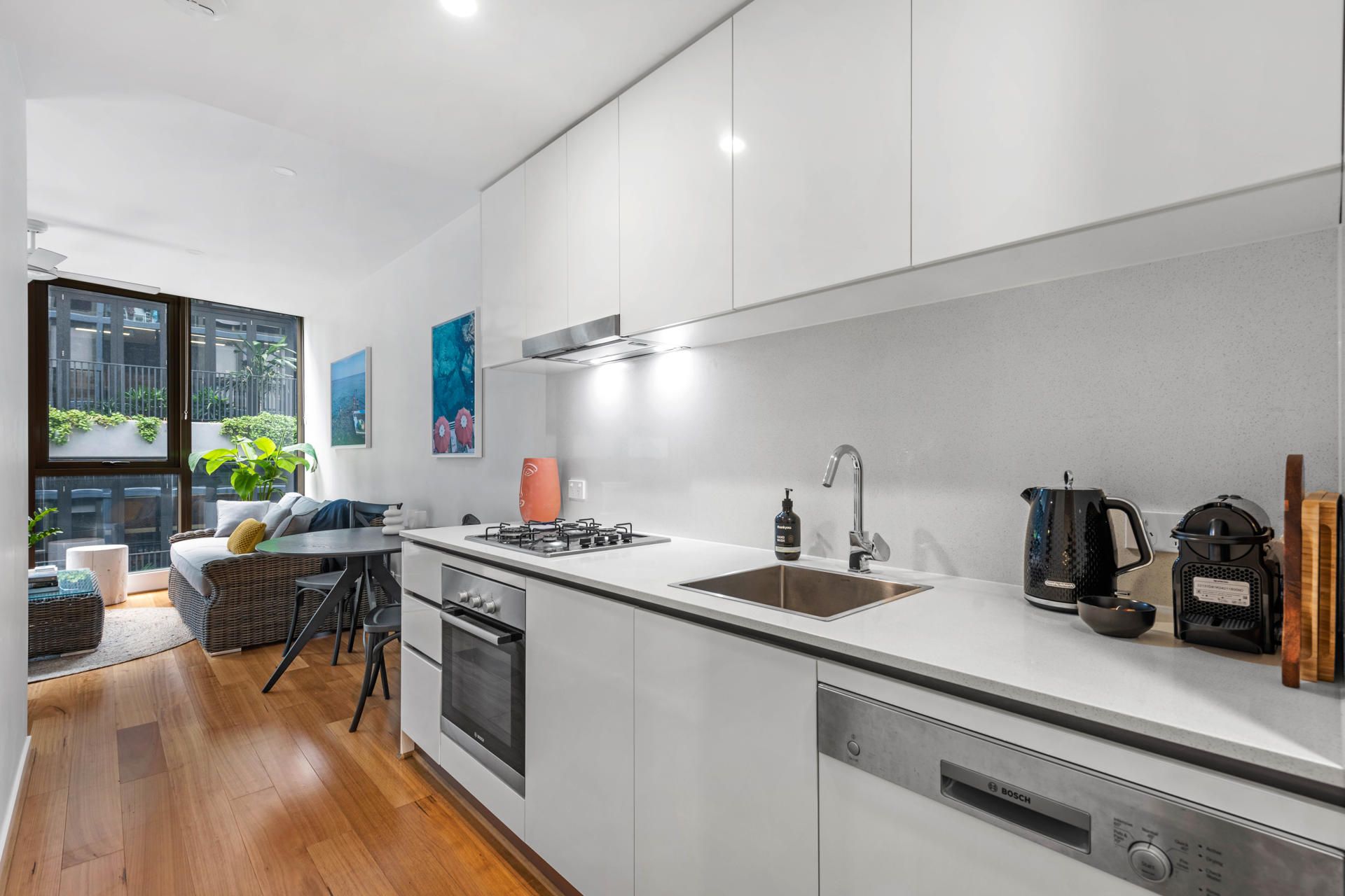 41004/1033 Ann Street — photo 3 of 12