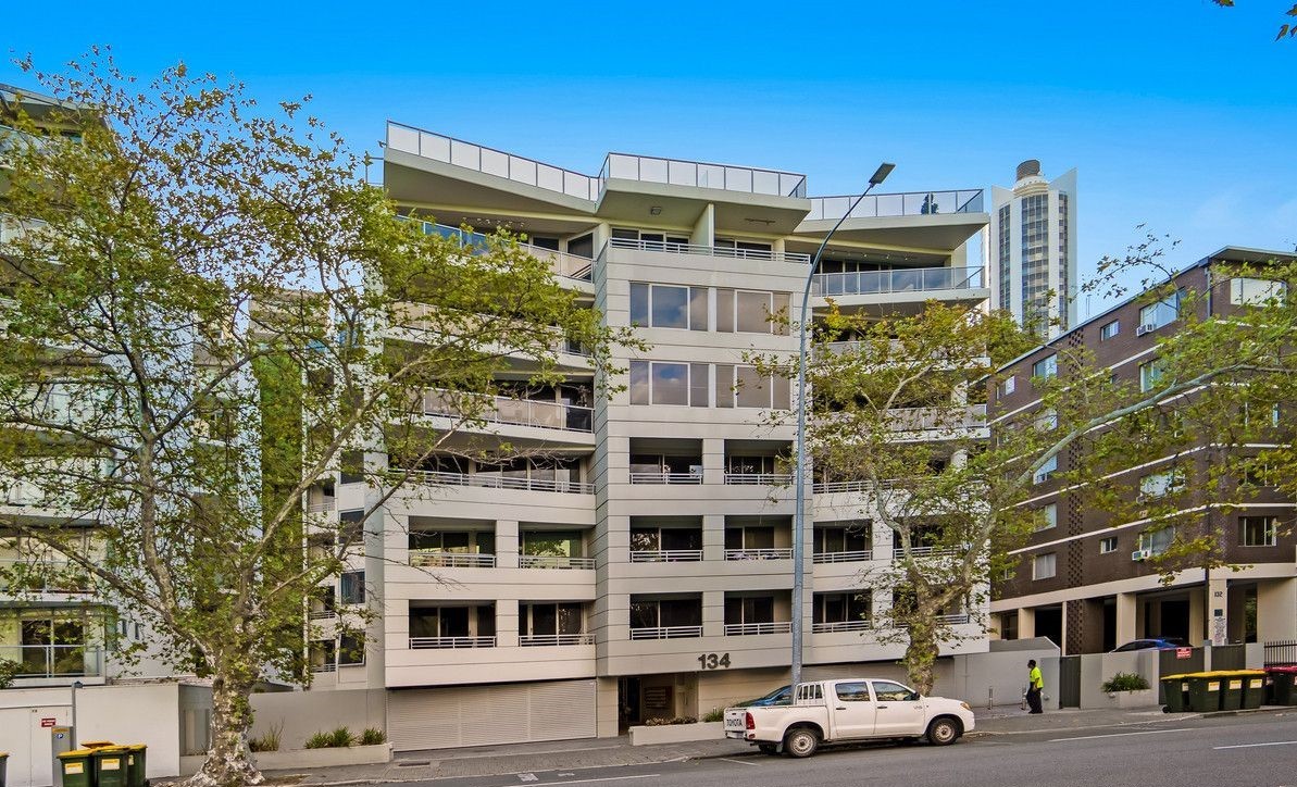 18/134 Mounts Bay Road, Perth, WA 6000
