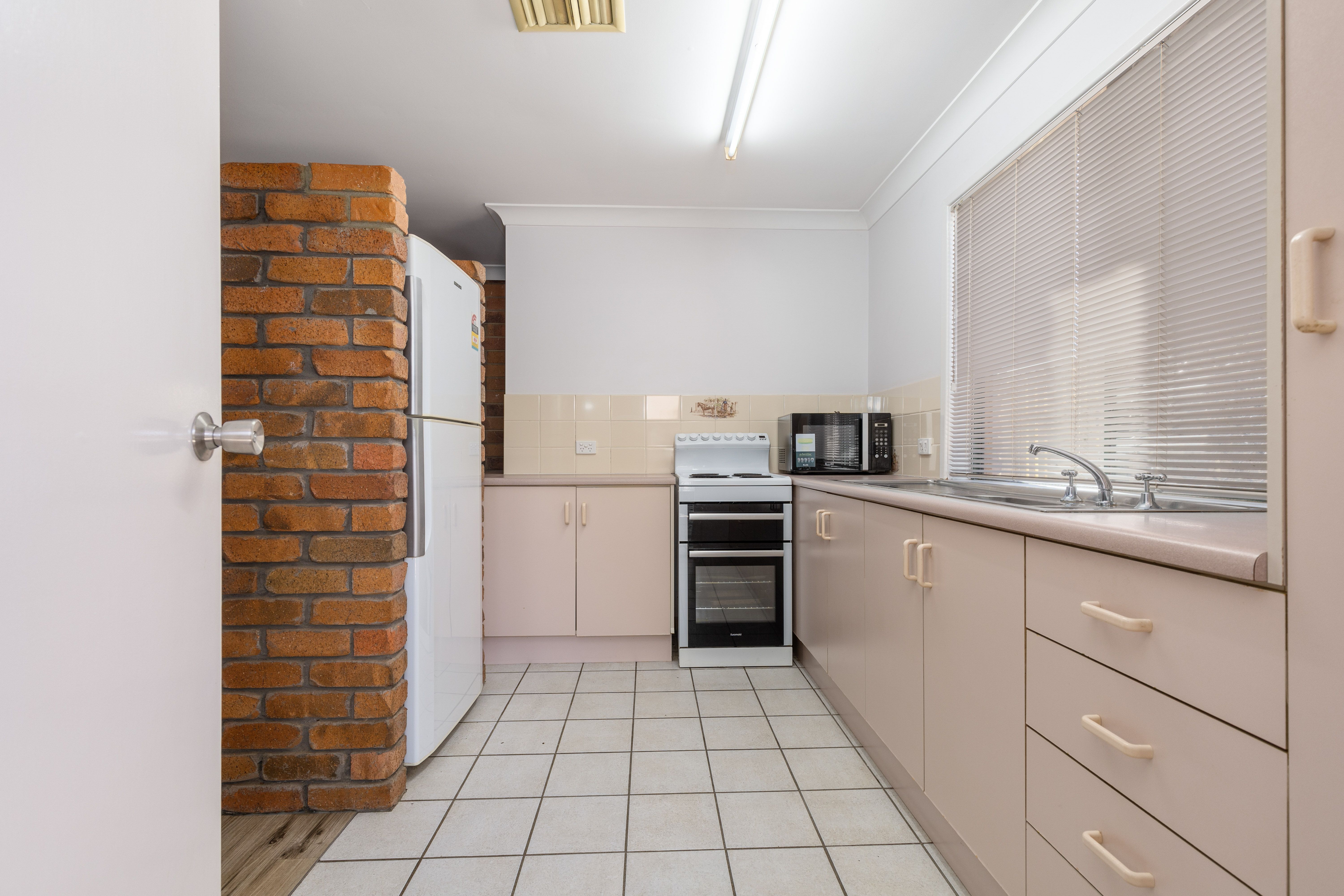 2/102 Harris Street — photo 3 of 19