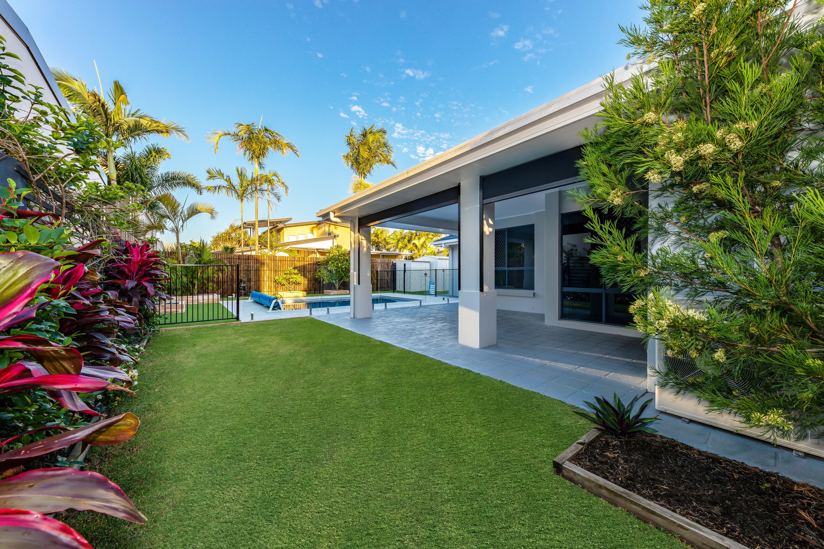 25 Whitsunday Street, Kawana Island, QLD 4575