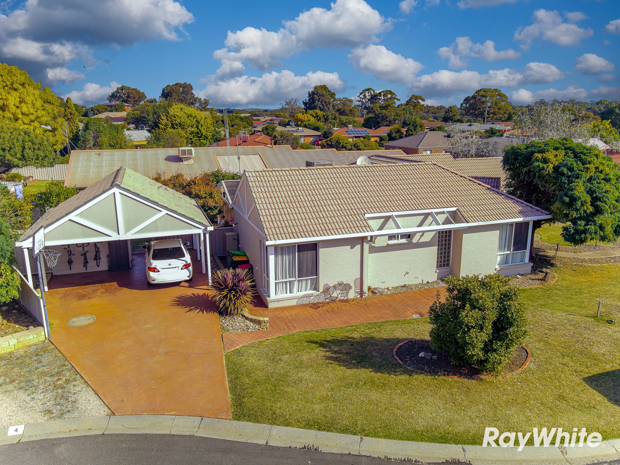 18 Ellimata Court, Strathdale, VIC 3550