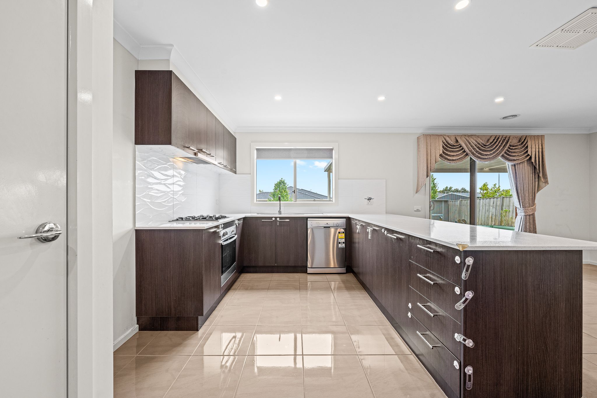 6 Kinkade Close, Cranbourne East, VIC 3977