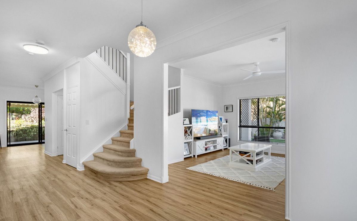 24 Beaconsfield Drive, Burleigh Waters, QLD 4220