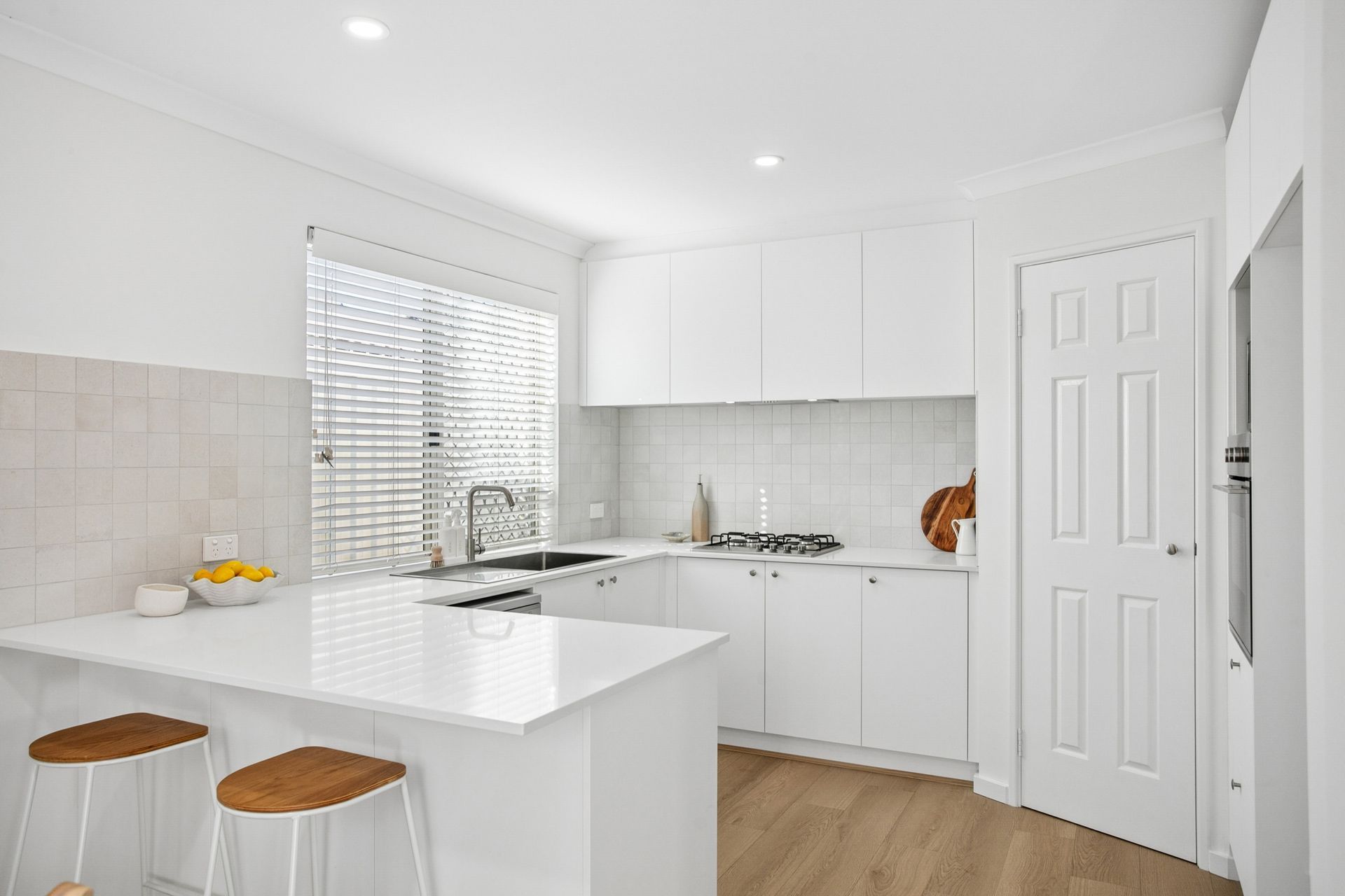 2/13 Langley Crescent — photo 3 of 30