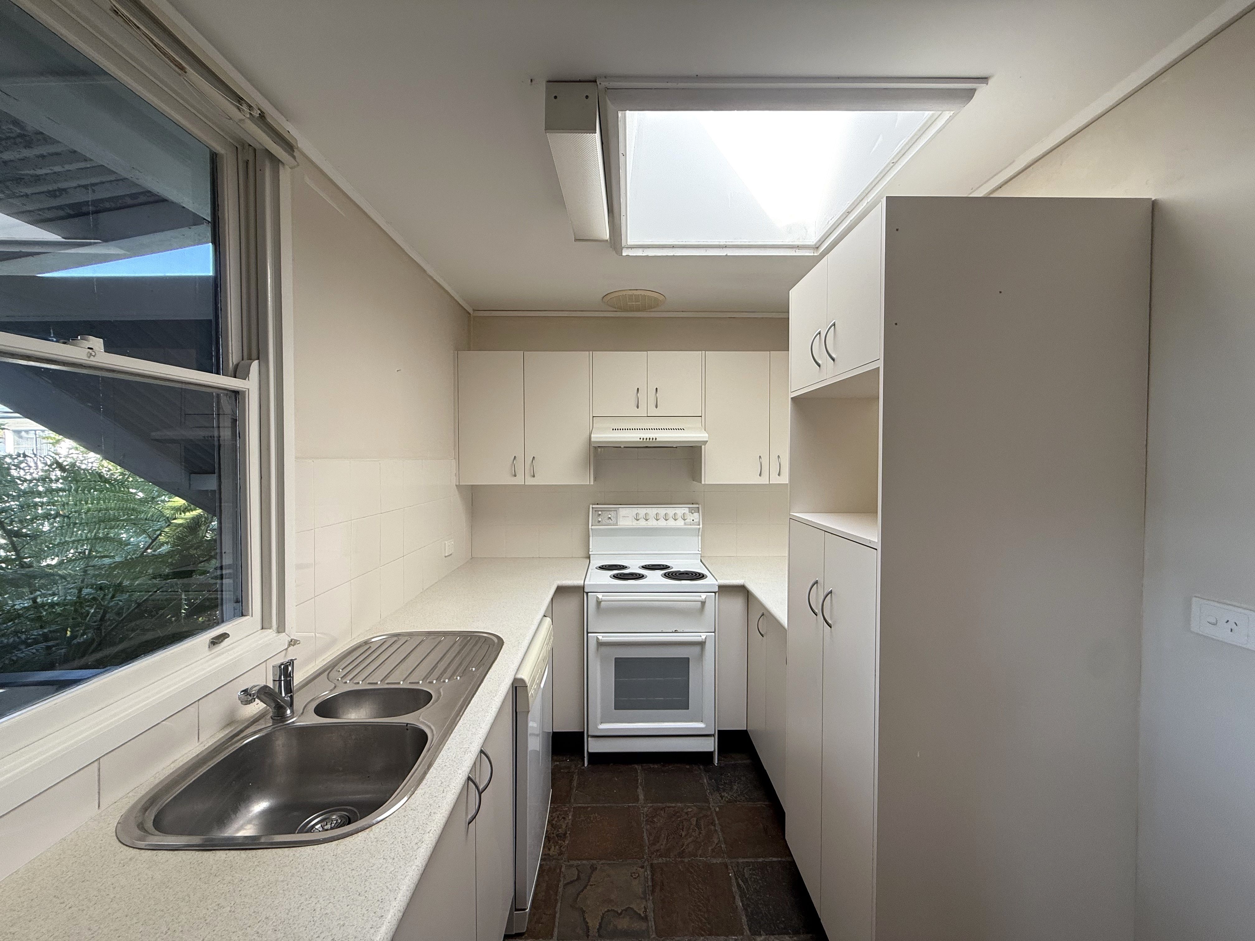 24 Macquarie Road, Mannering Park, NSW 2259