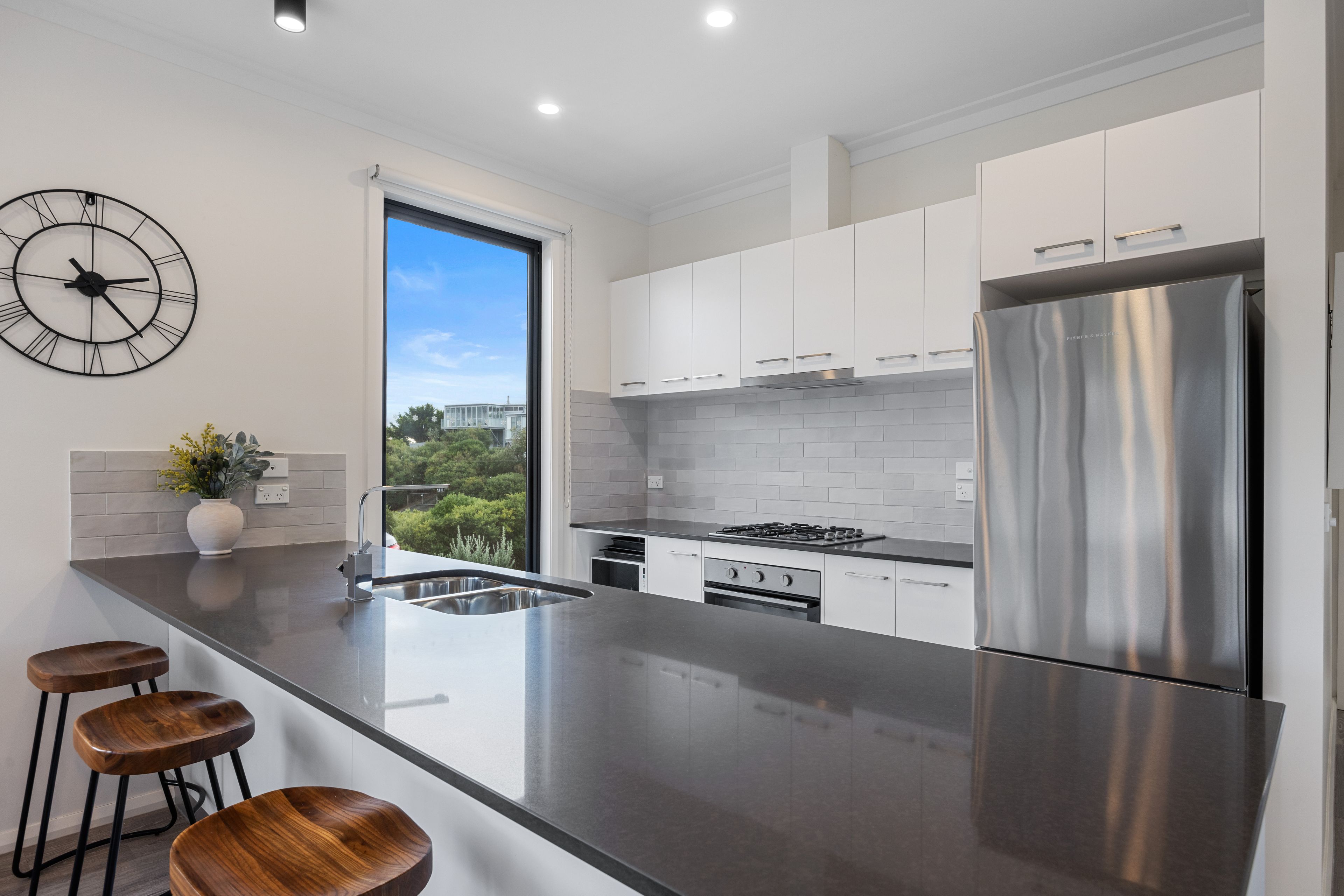 55 Bradley Avenue — photo 8 of 19