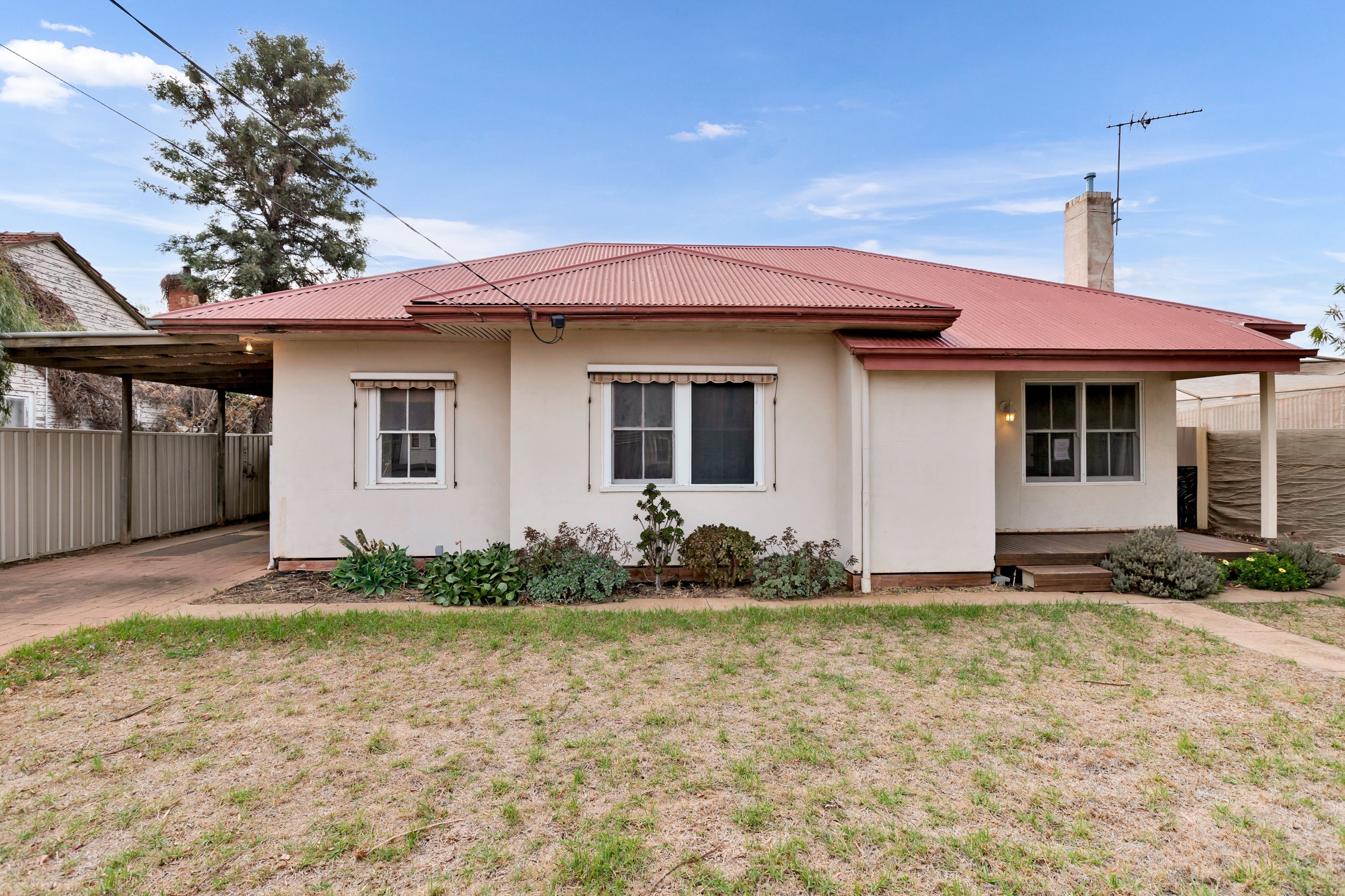 2 Hunter Street — photo from Ray White Mildura