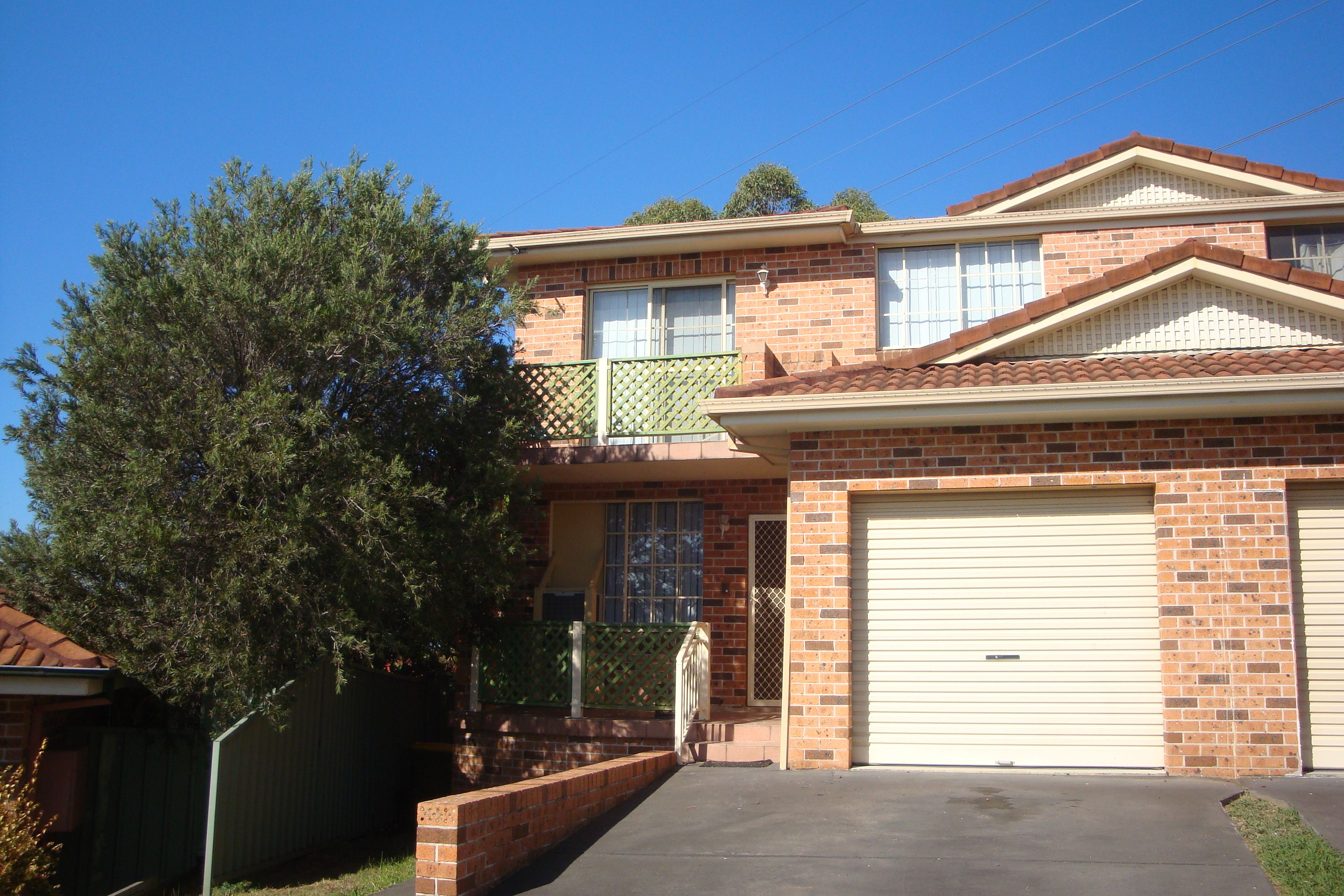 11 Hollydene Crescent, Edensor Park NSW 2176