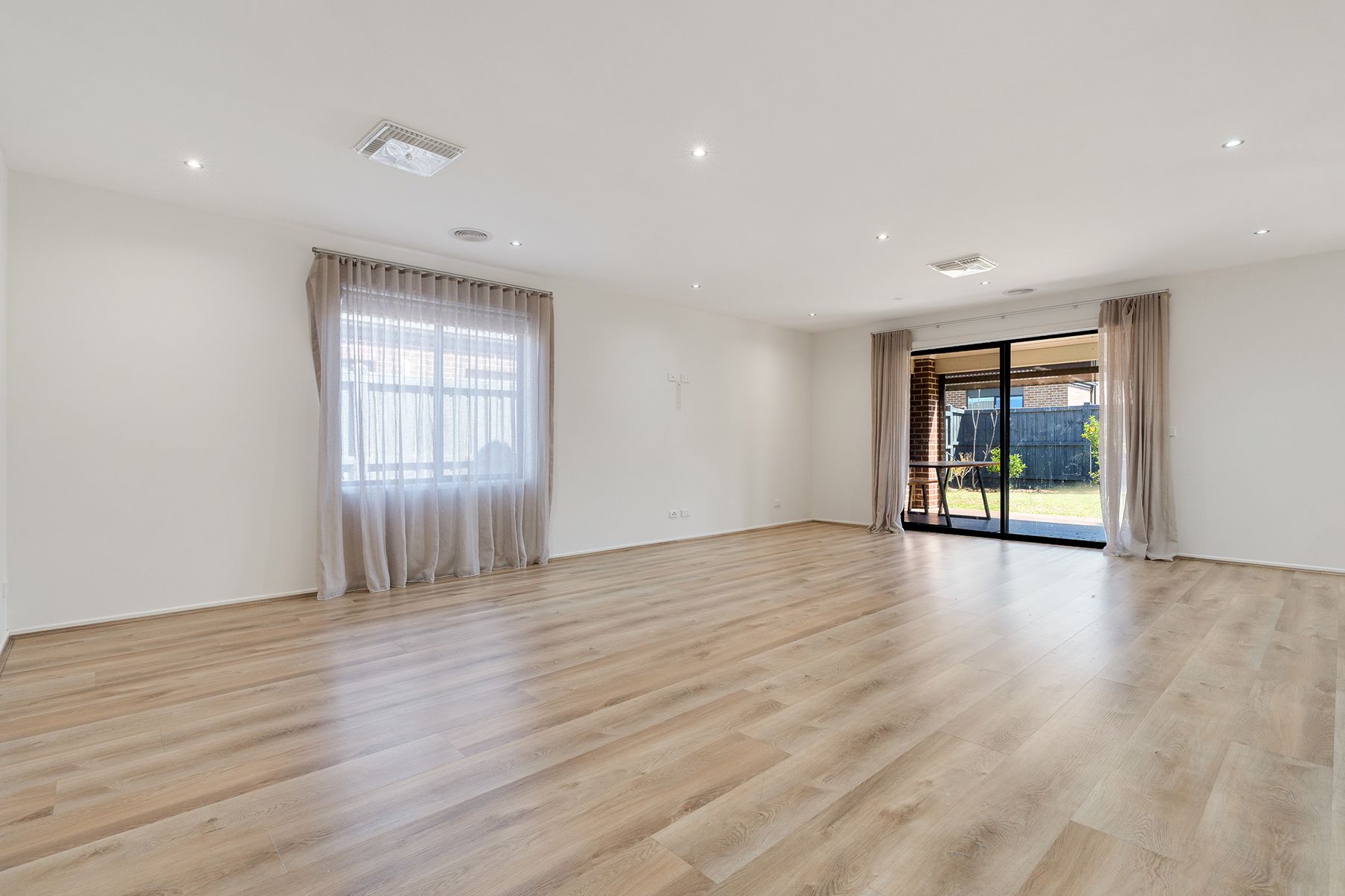 16 Primrose Crescent, Mickleham, VIC 3064