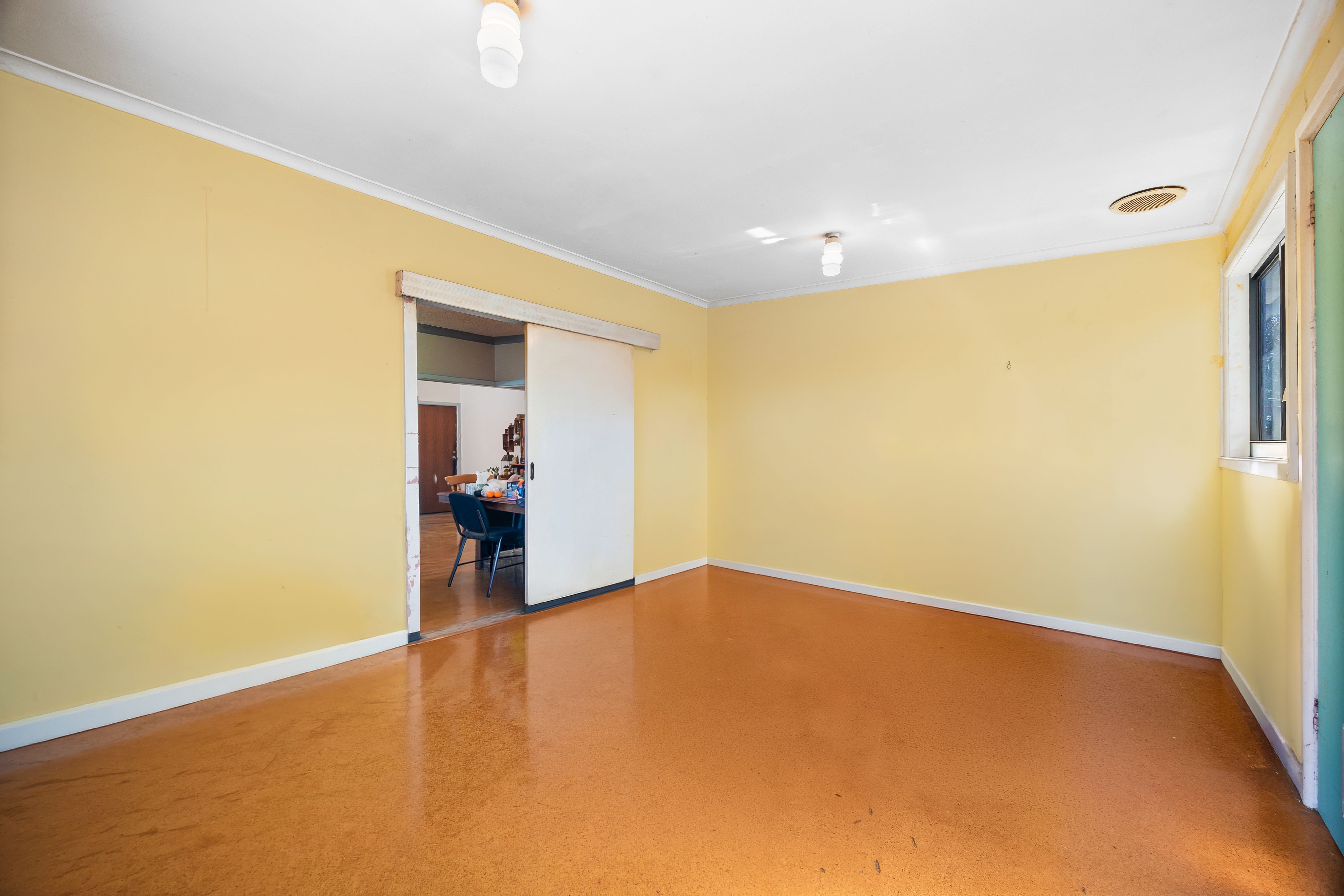 17 Laidlaw Street — photo 7 of 18